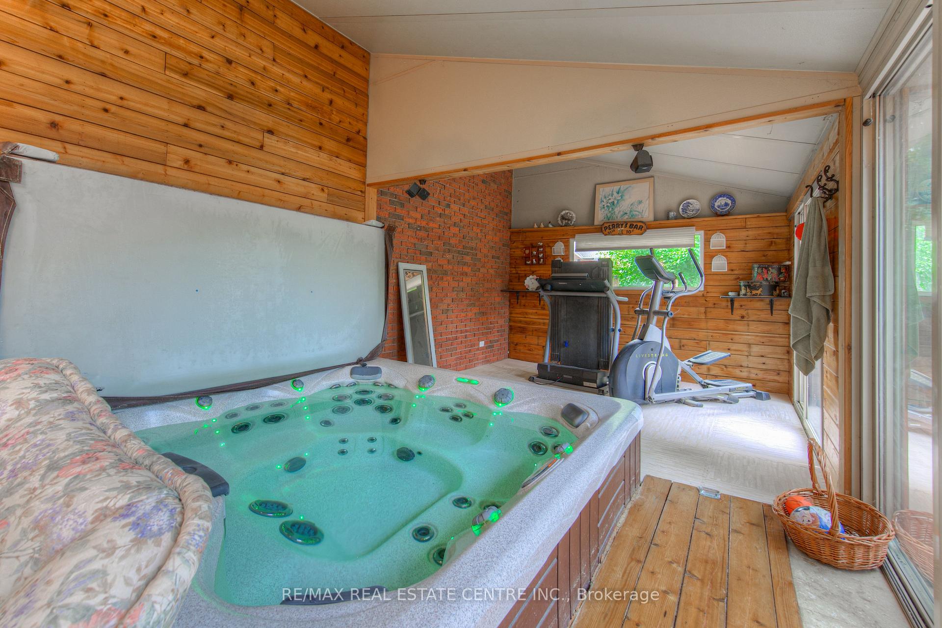 Photo 6 of 310 Cavendish Drive, Hamilton, Ancaster — HOMEH