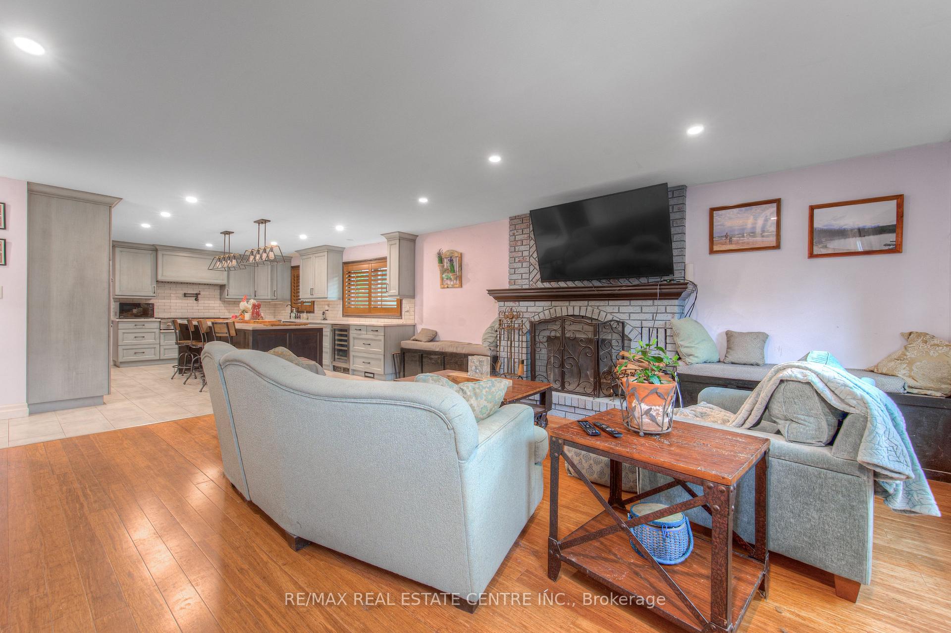 Photo 8 of 310 Cavendish Drive, Hamilton, Ancaster — HOMEH