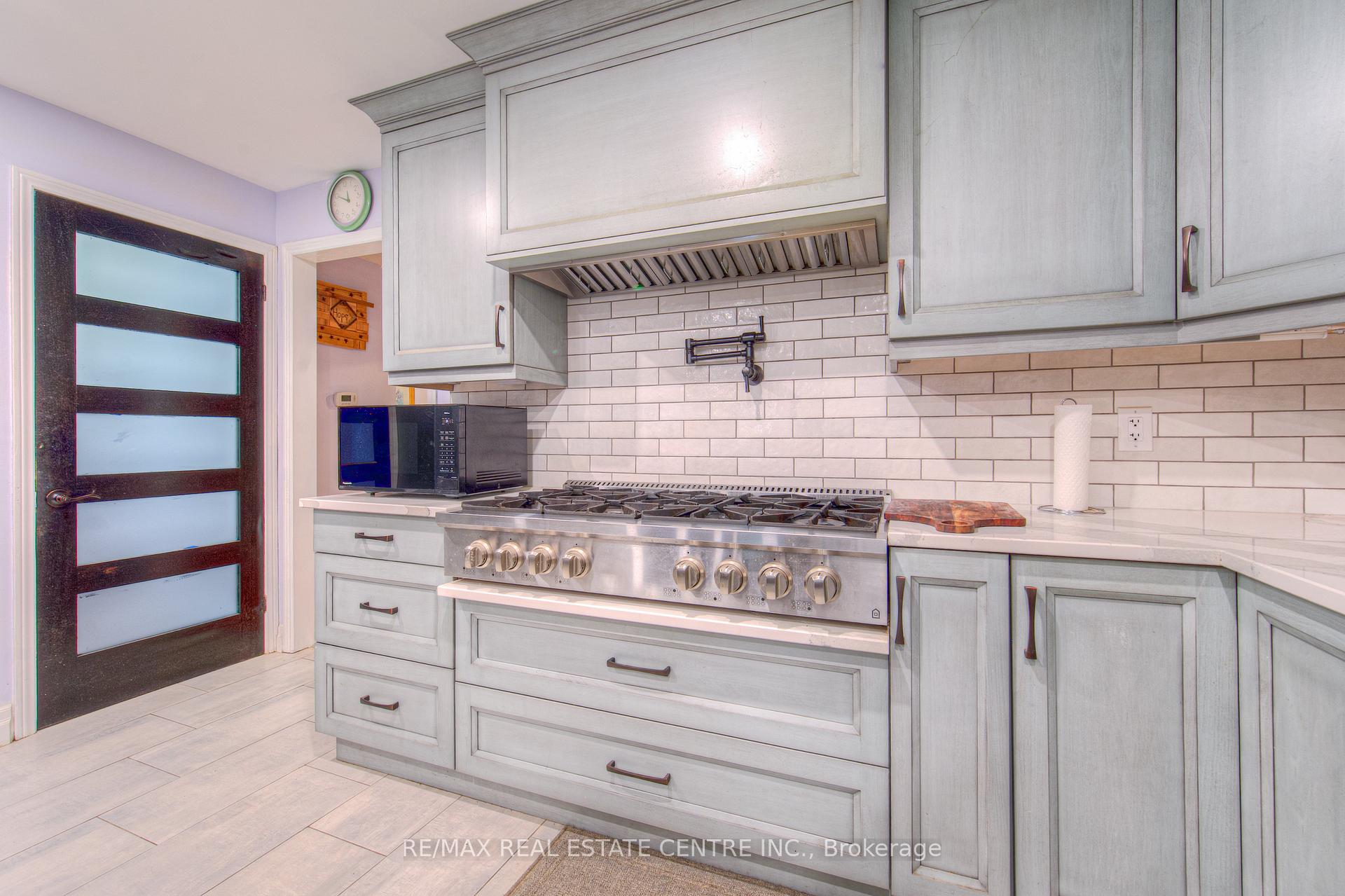 Photo 15 of 310 Cavendish Drive, Hamilton, Ancaster — HOMEH