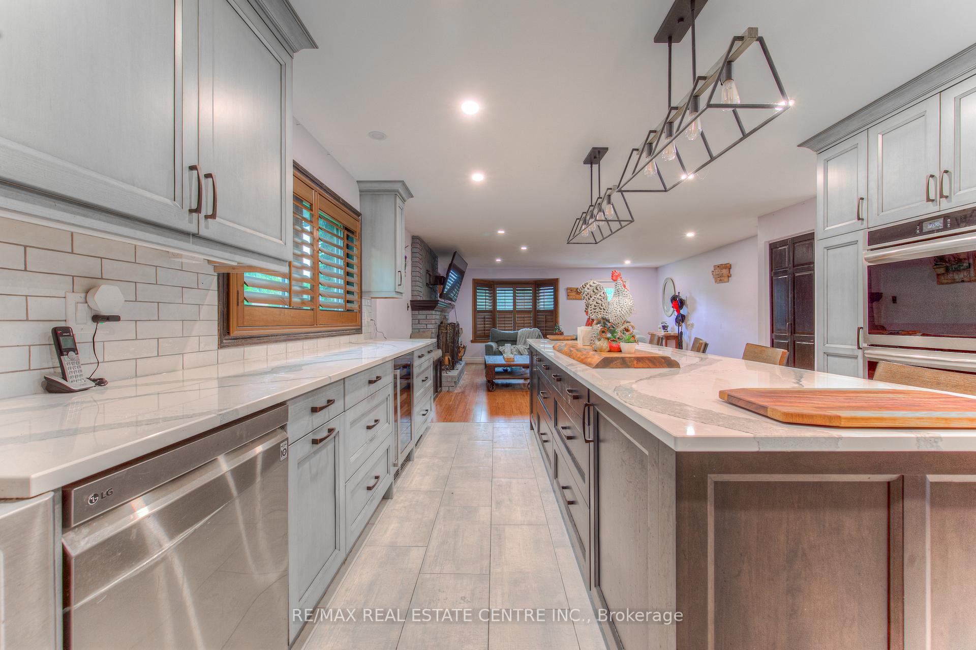 Photo 16 of 310 Cavendish Drive, Hamilton, Ancaster — HOMEH