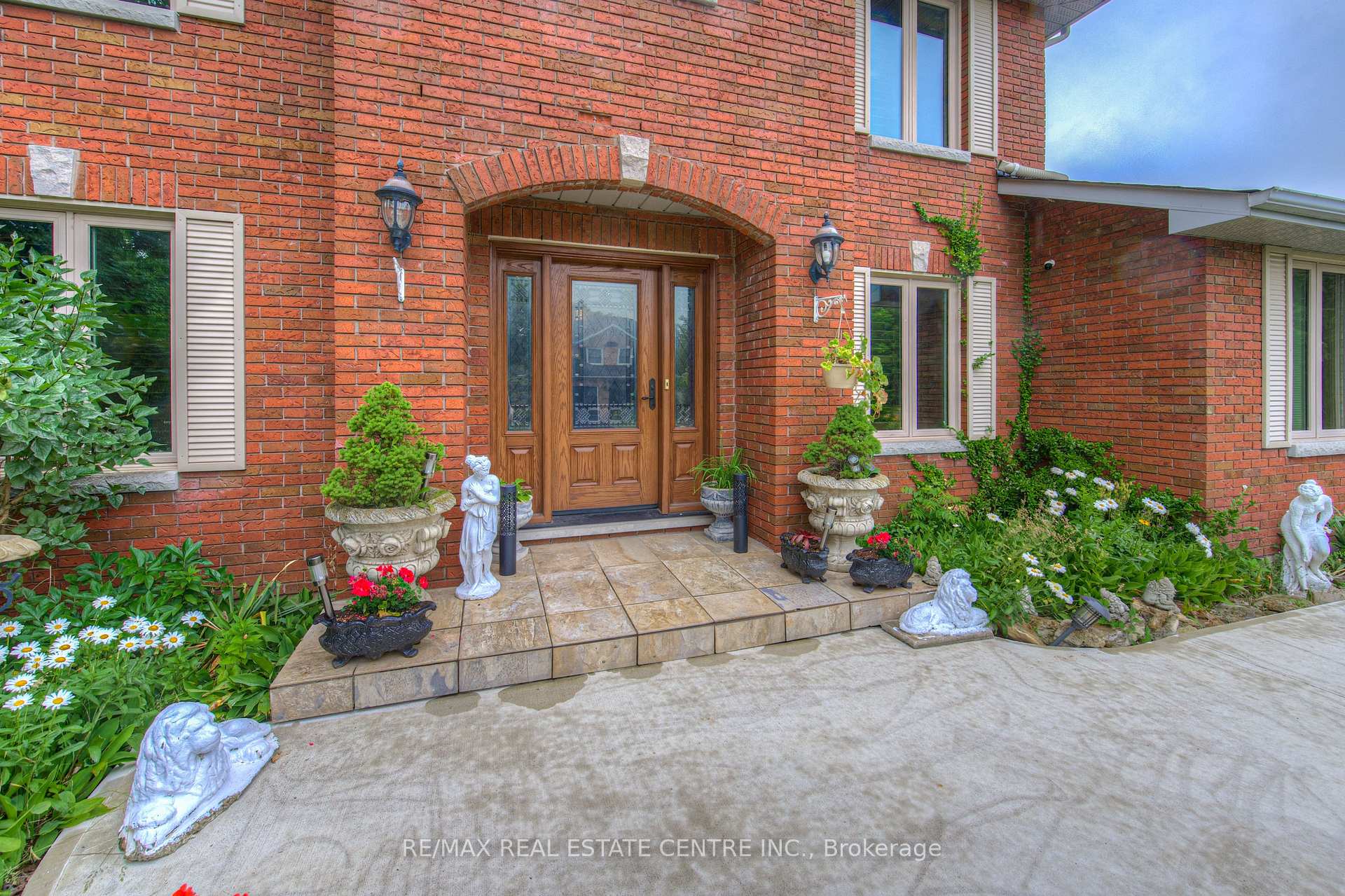 Photo 18 of 310 Cavendish Drive, Hamilton, Ancaster — HOMEH