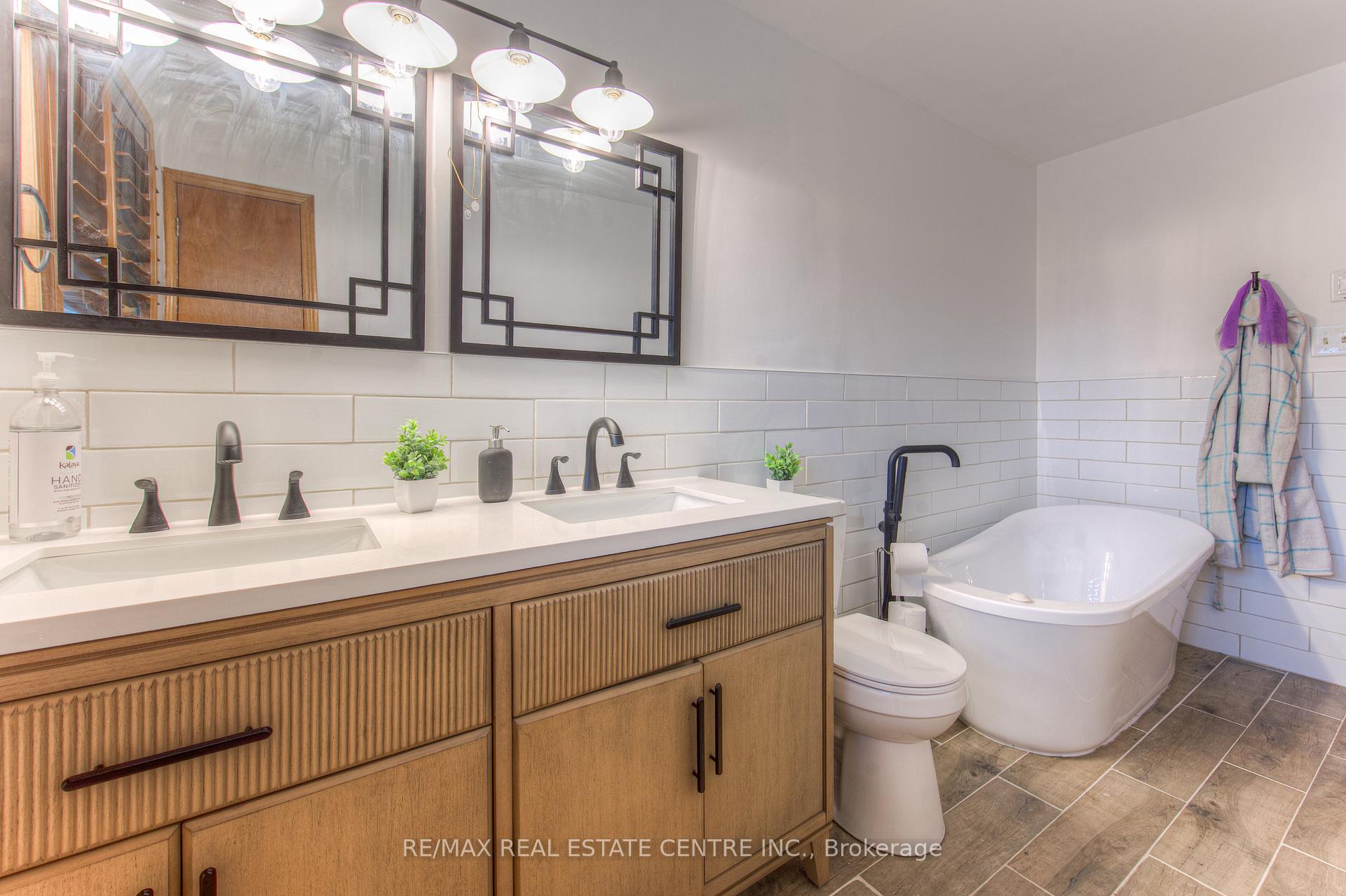 Photo 19 of 310 Cavendish Drive, Hamilton, Ancaster — HOMEH