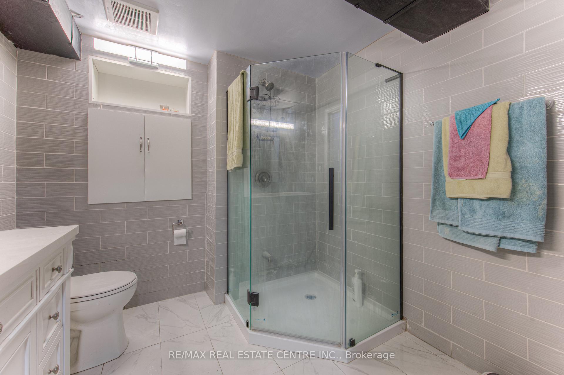 Photo 20 of 310 Cavendish Drive, Hamilton, Ancaster — HOMEH