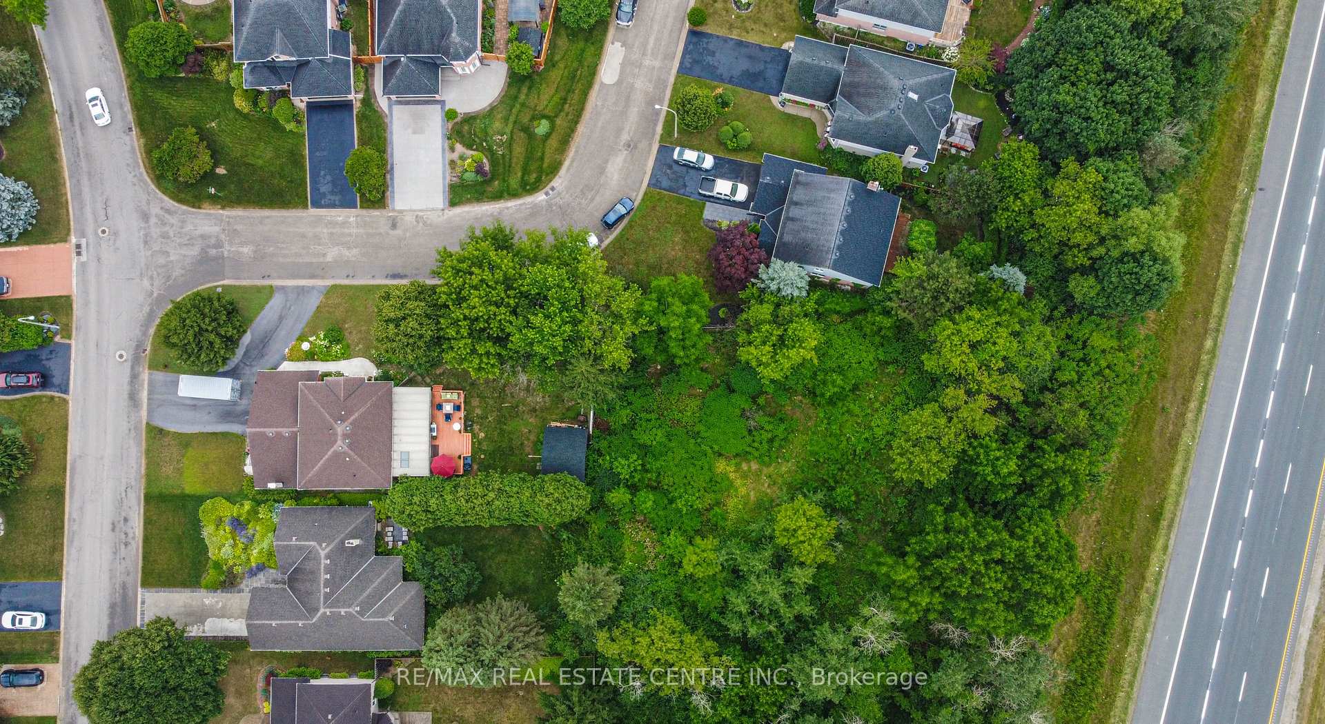 Photo 32 of 310 Cavendish Drive, Hamilton, Ancaster — HOMEH