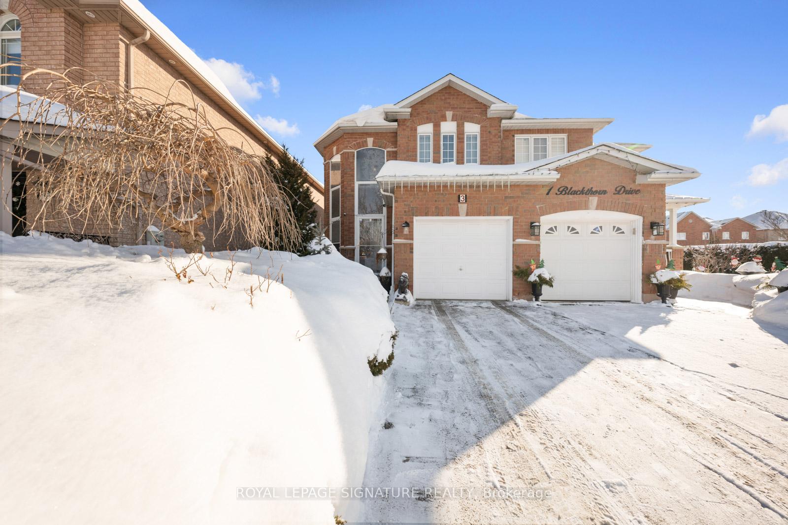 Photo 2 of 3 Blackthorn Drive, Vaughan, Maple — HOMEH