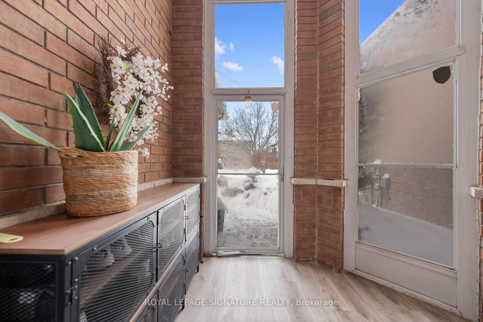 Photo 4 of 3 Blackthorn Drive, Vaughan, Maple — HOMEH