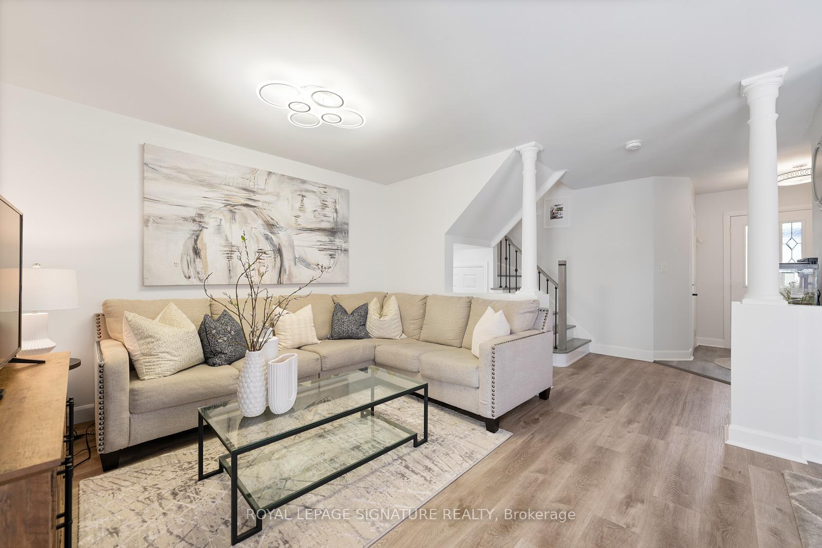 Photo 7 of 3 Blackthorn Drive, Vaughan, Maple — HOMEH