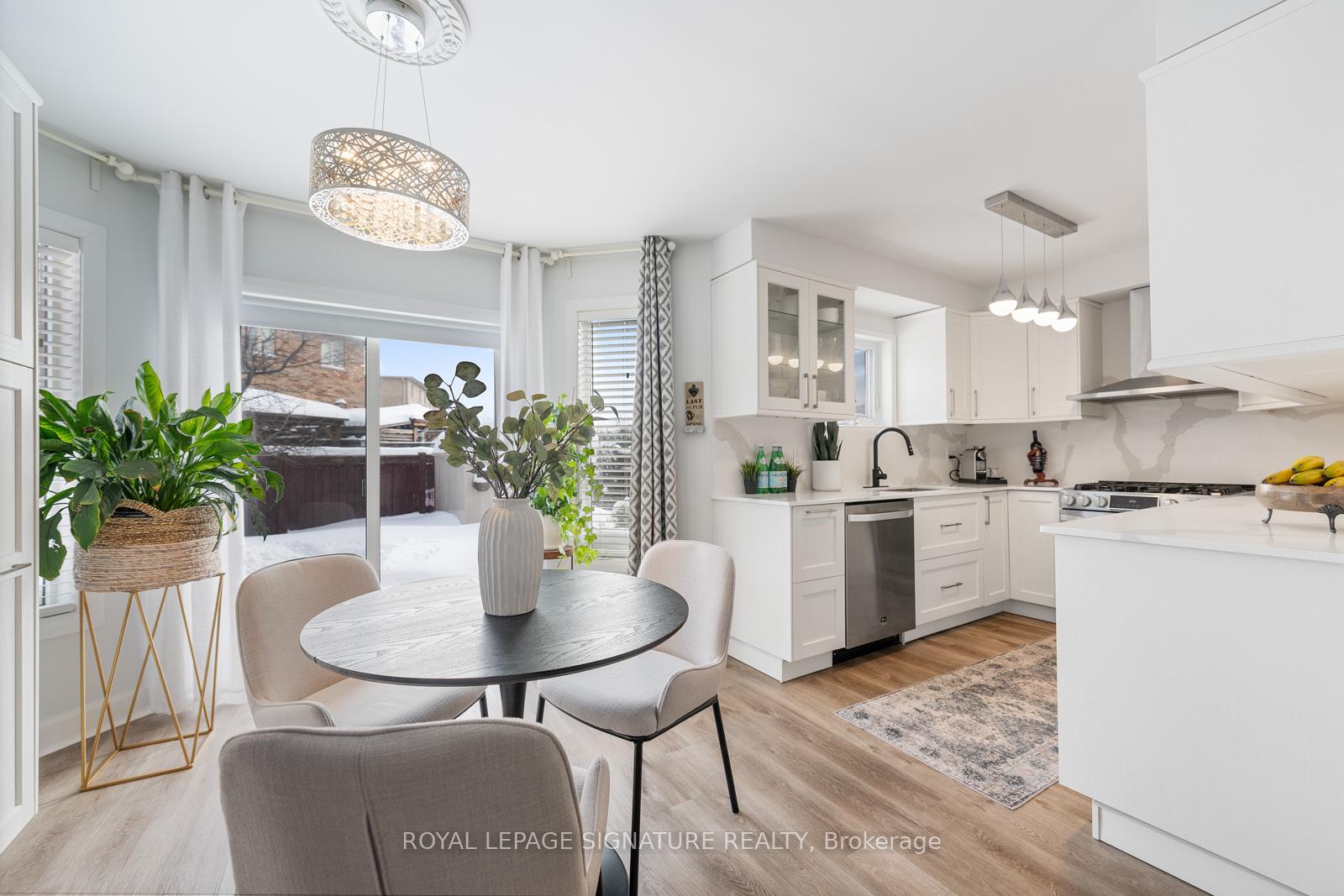 Photo 14 of 3 Blackthorn Drive, Vaughan, Maple — HOMEH
