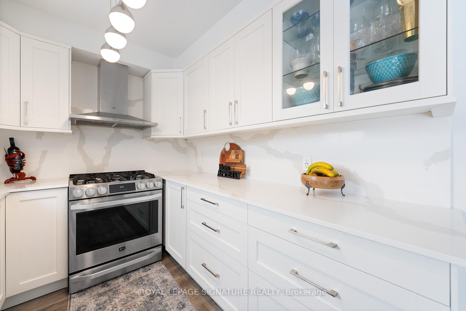Photo 17 of 3 Blackthorn Drive, Vaughan, Maple — HOMEH