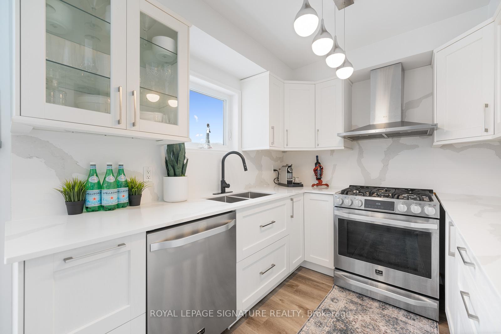 Photo 18 of 3 Blackthorn Drive, Vaughan, Maple — HOMEH
