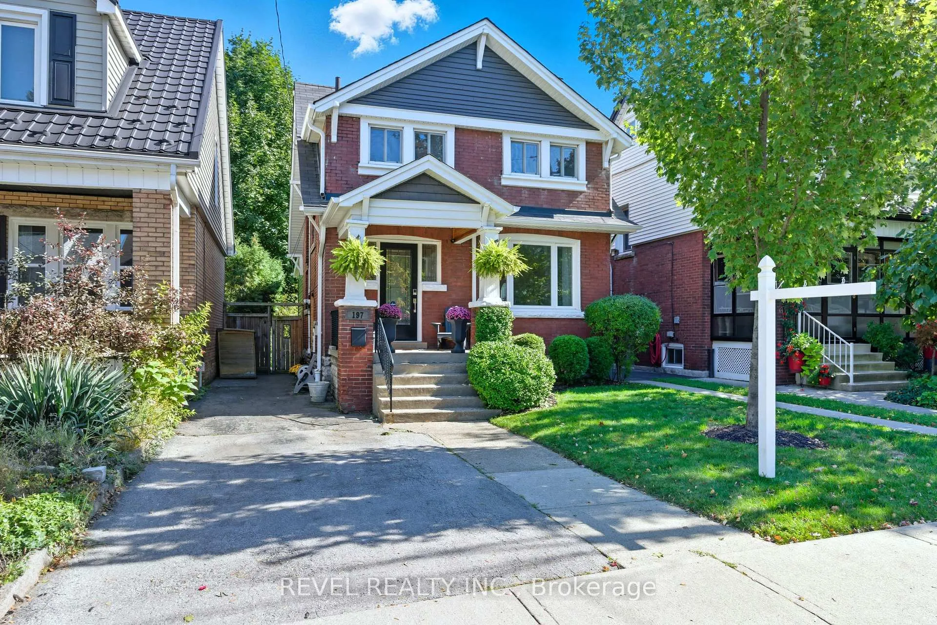 Photo 1 of 197 Balmoral Avenue S, Hamilton, Delta — HOMEH