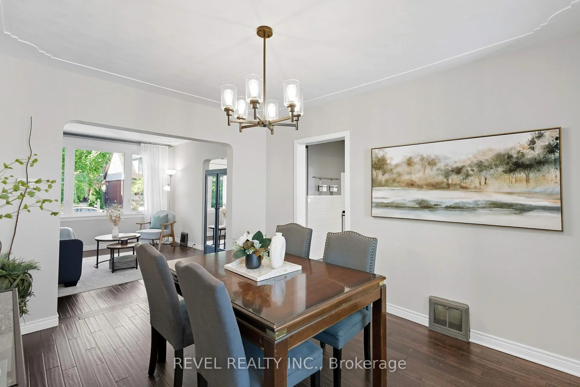 Photo 9 of 197 Balmoral Avenue S, Hamilton, Delta — HOMEH
