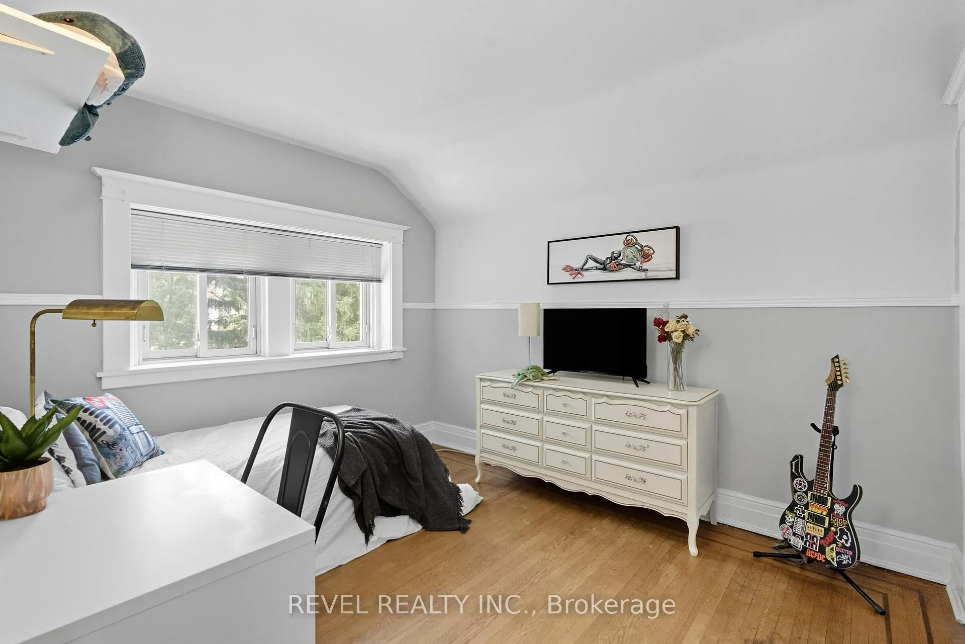 Photo 20 of 197 Balmoral Avenue S, Hamilton, Delta — HOMEH