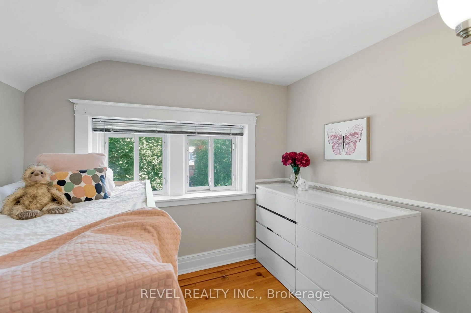 Photo 22 of 197 Balmoral Avenue S, Hamilton, Delta — HOMEH
