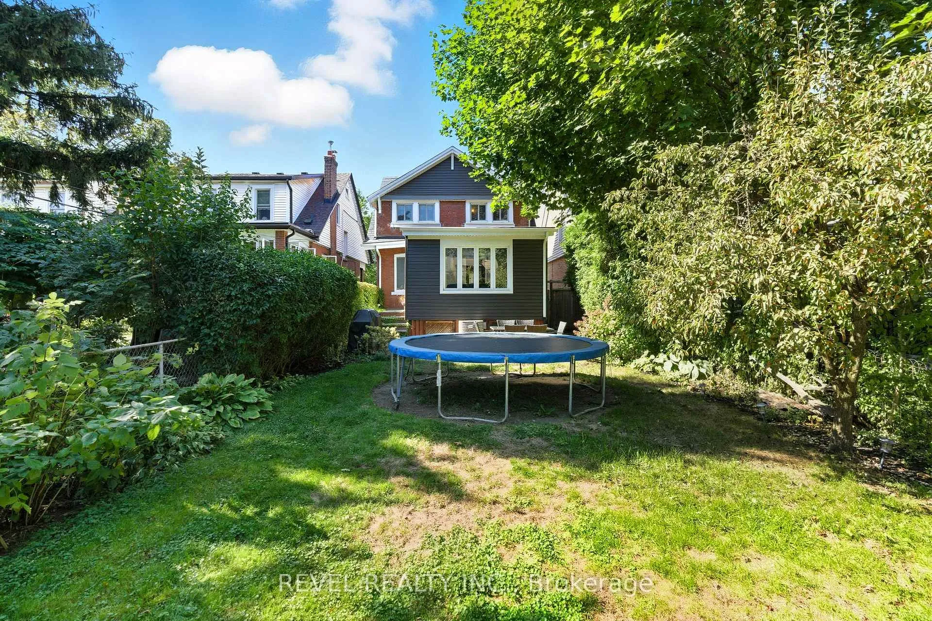 Photo 31 of 197 Balmoral Avenue S, Hamilton, Delta — HOMEH