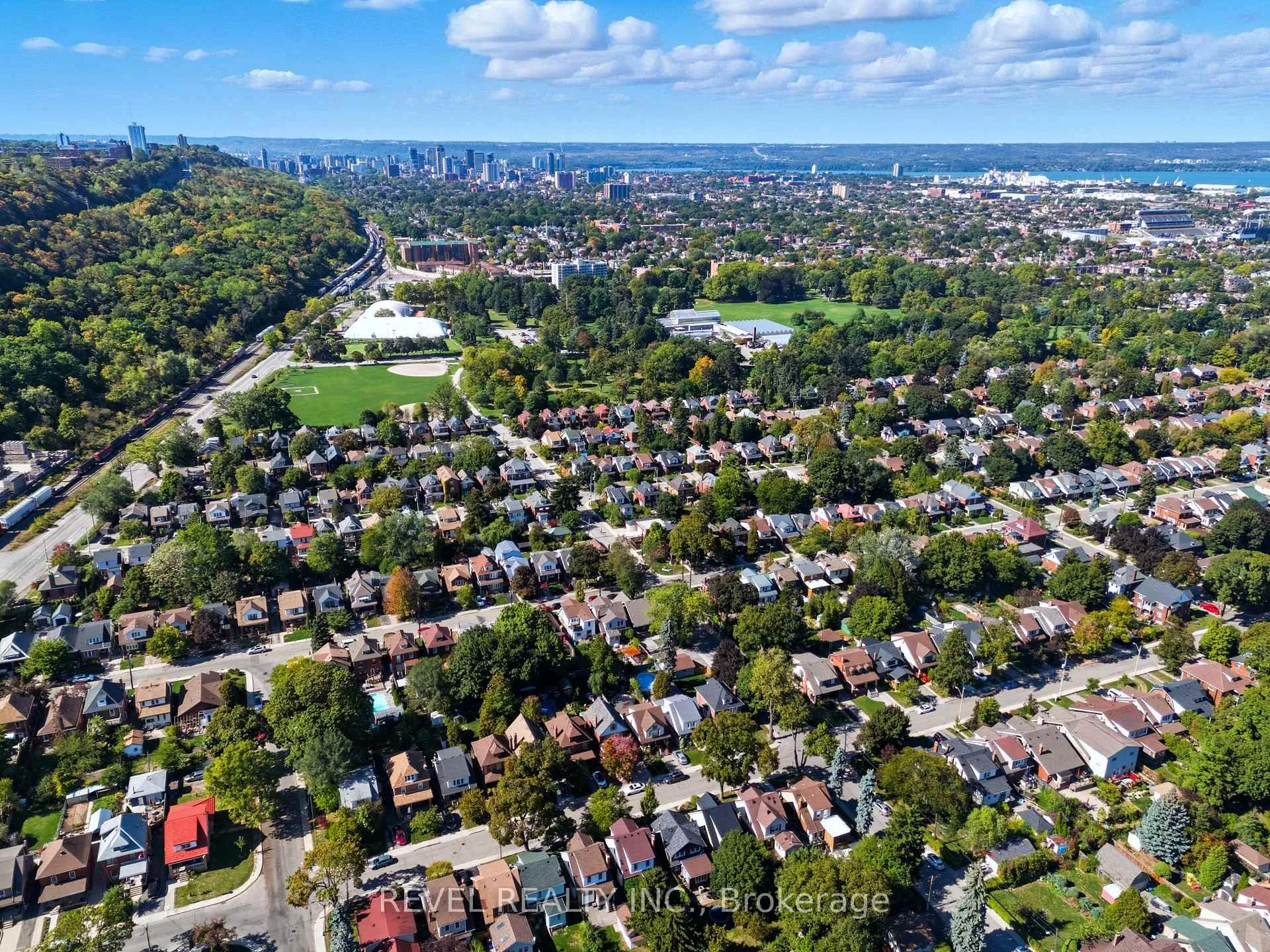 Photo 32 of 197 Balmoral Avenue S, Hamilton, Delta — HOMEH