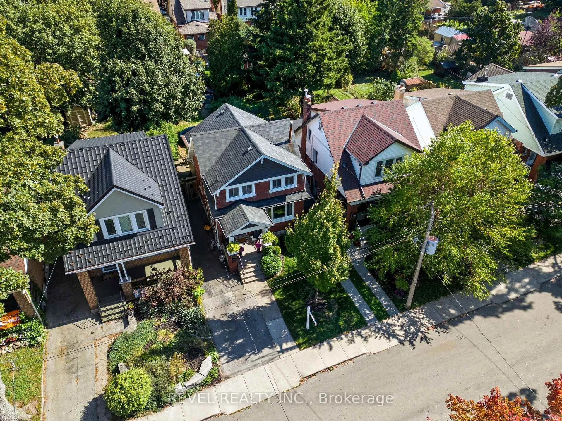 Photo 34 of 197 Balmoral Avenue S, Hamilton, Delta — HOMEH