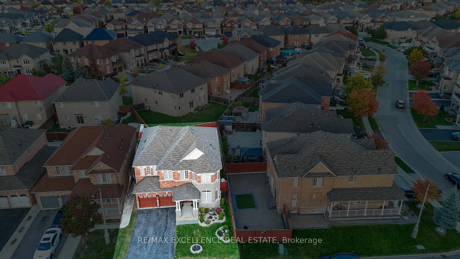Photo 4 of 63 Powell Drive, Brampton, Sandringham-Wellington — HOMEH