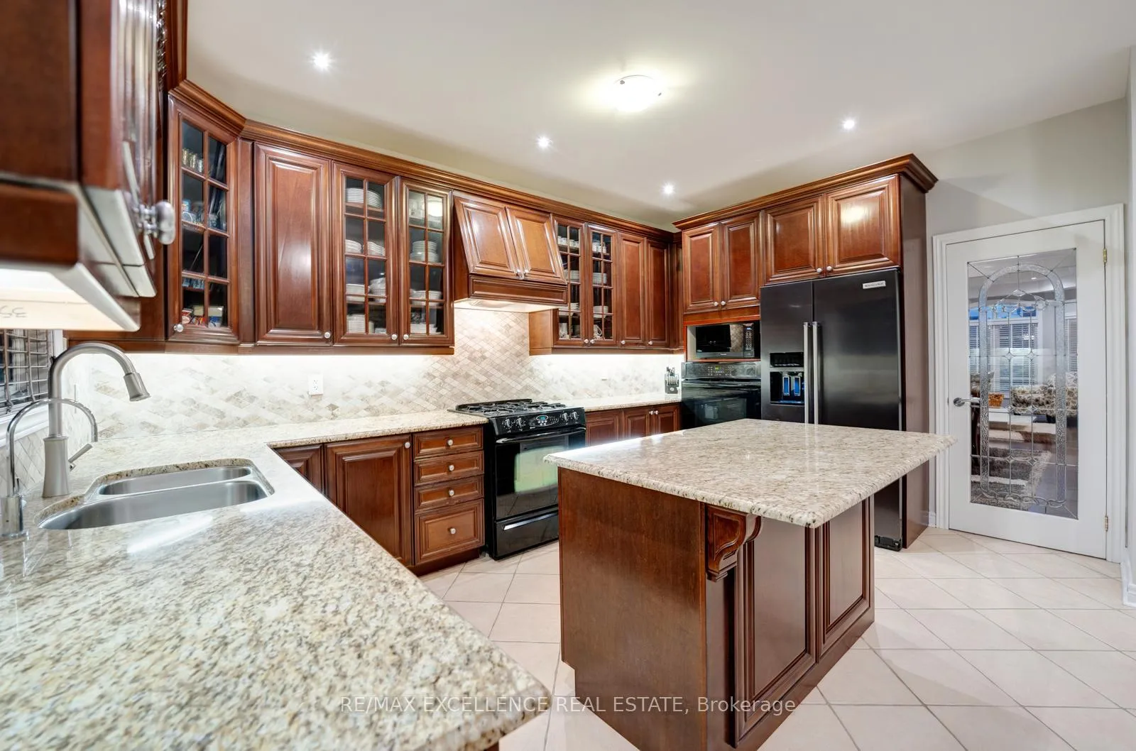 Photo 20 of 63 Powell Drive, Brampton, Sandringham-Wellington — HOMEH