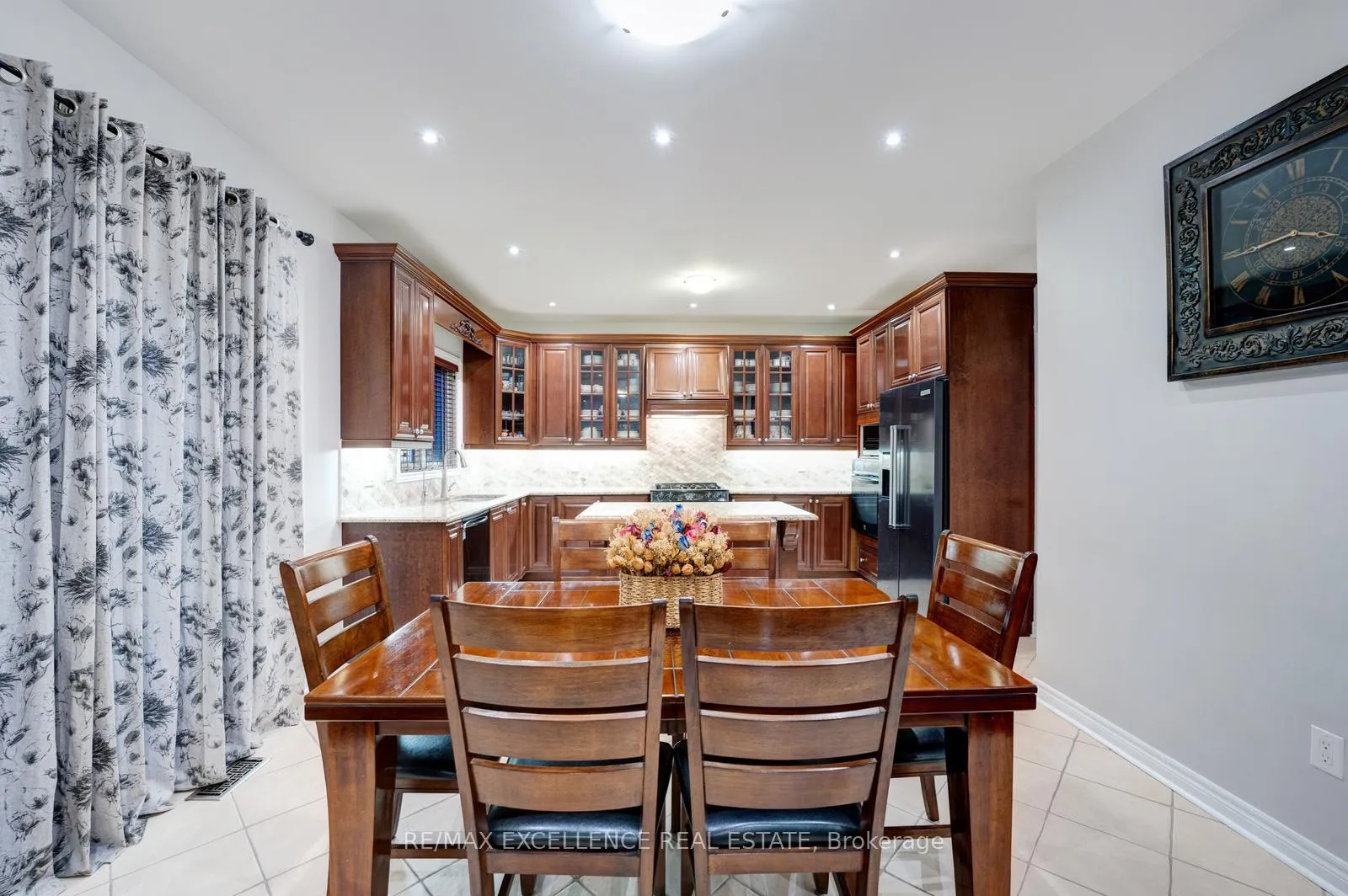 Photo 21 of 63 Powell Drive, Brampton, Sandringham-Wellington — HOMEH