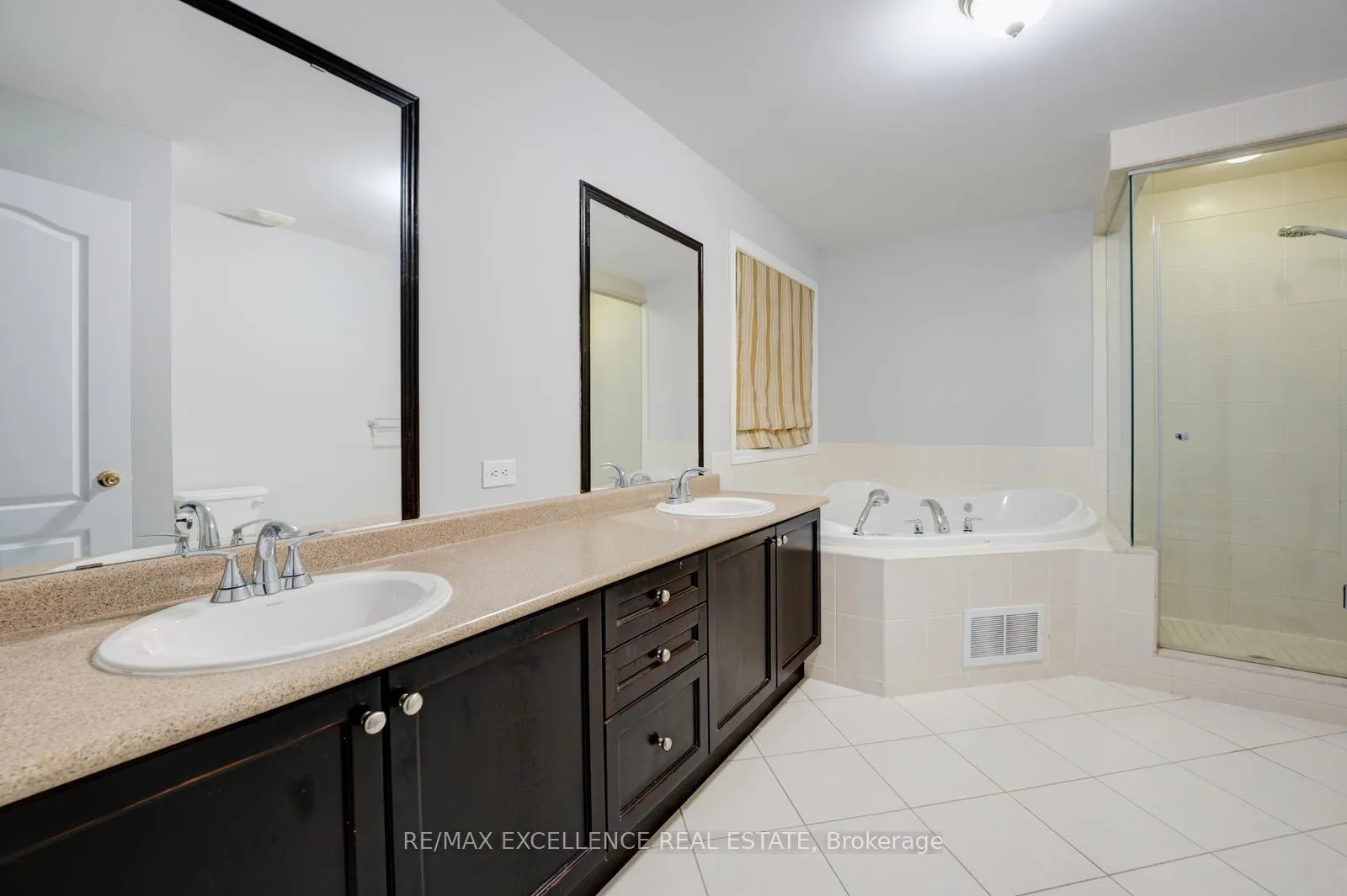 Photo 32 of 63 Powell Drive, Brampton, Sandringham-Wellington — HOMEH