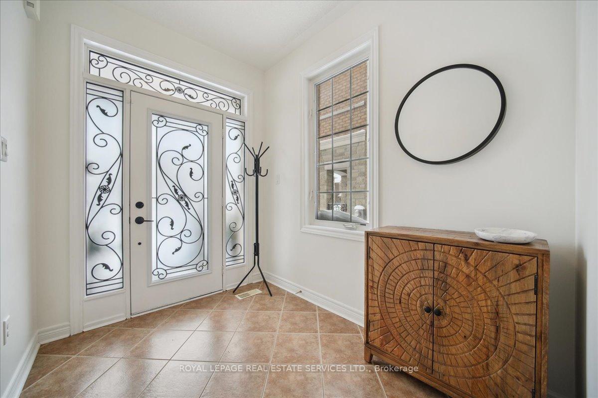 Photo 5 of 50 Ostrovsky Road, Vaughan, Vellore Village — HOMEH
