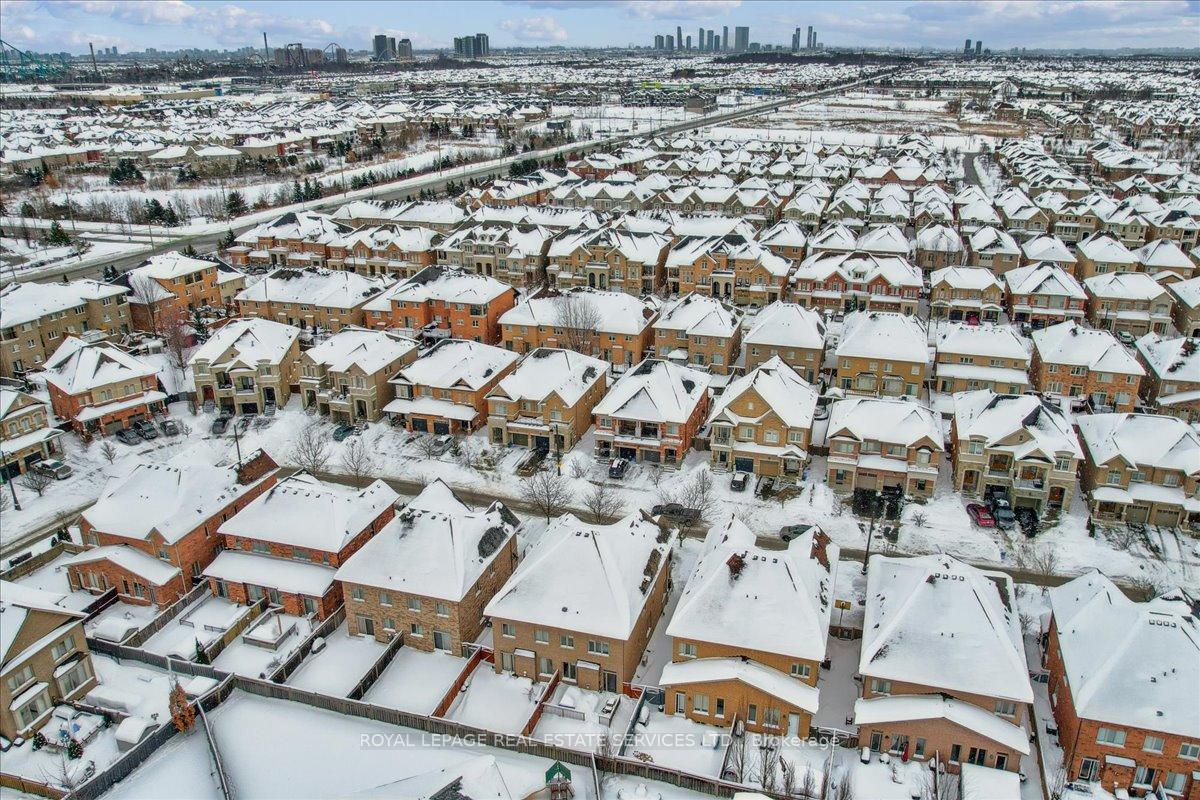 Photo 44 of 50 Ostrovsky Road, Vaughan, Vellore Village — HOMEH