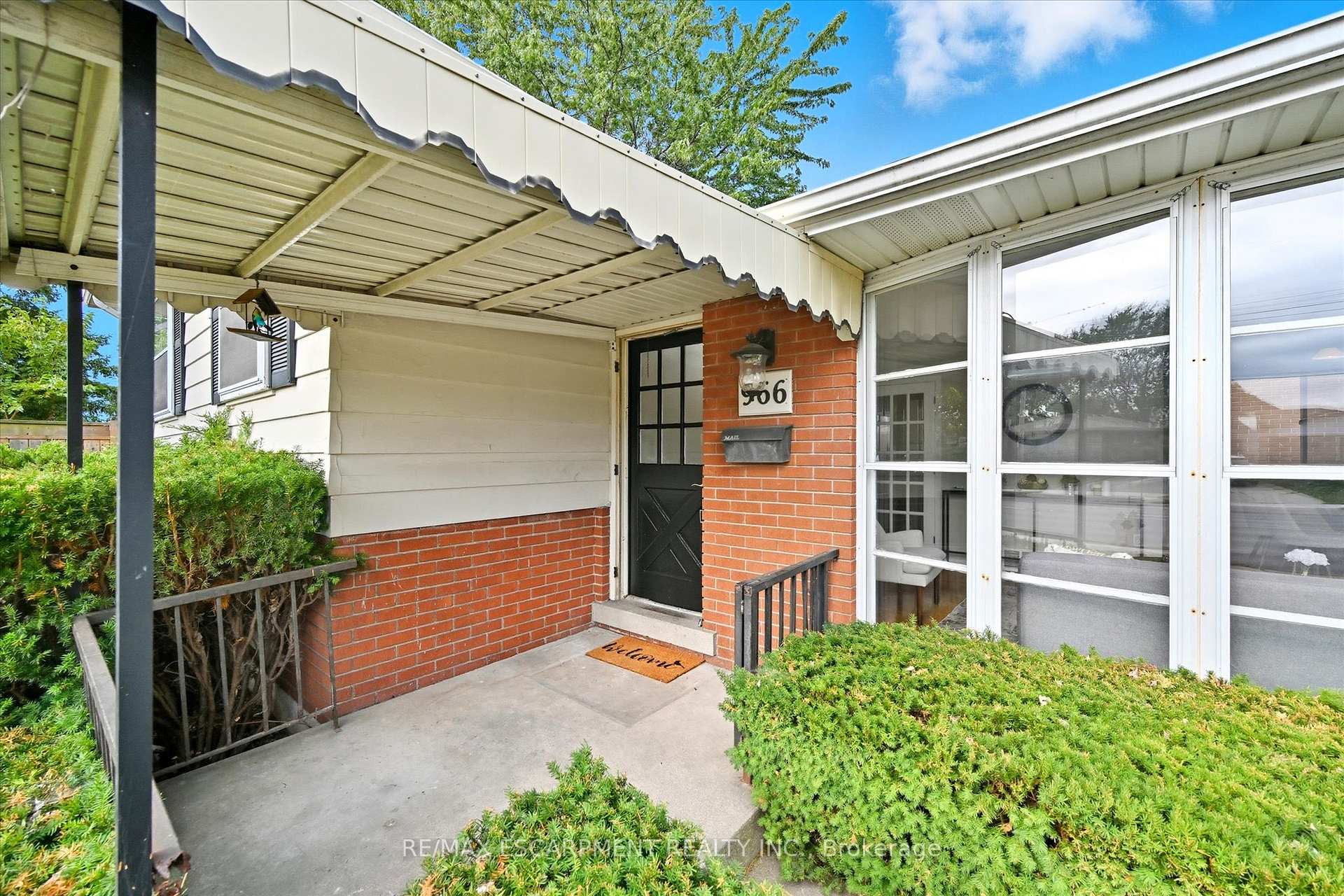 Photo 4 of 966 Upper Sherman Avenue, Hamilton, Thorner — HOMEH