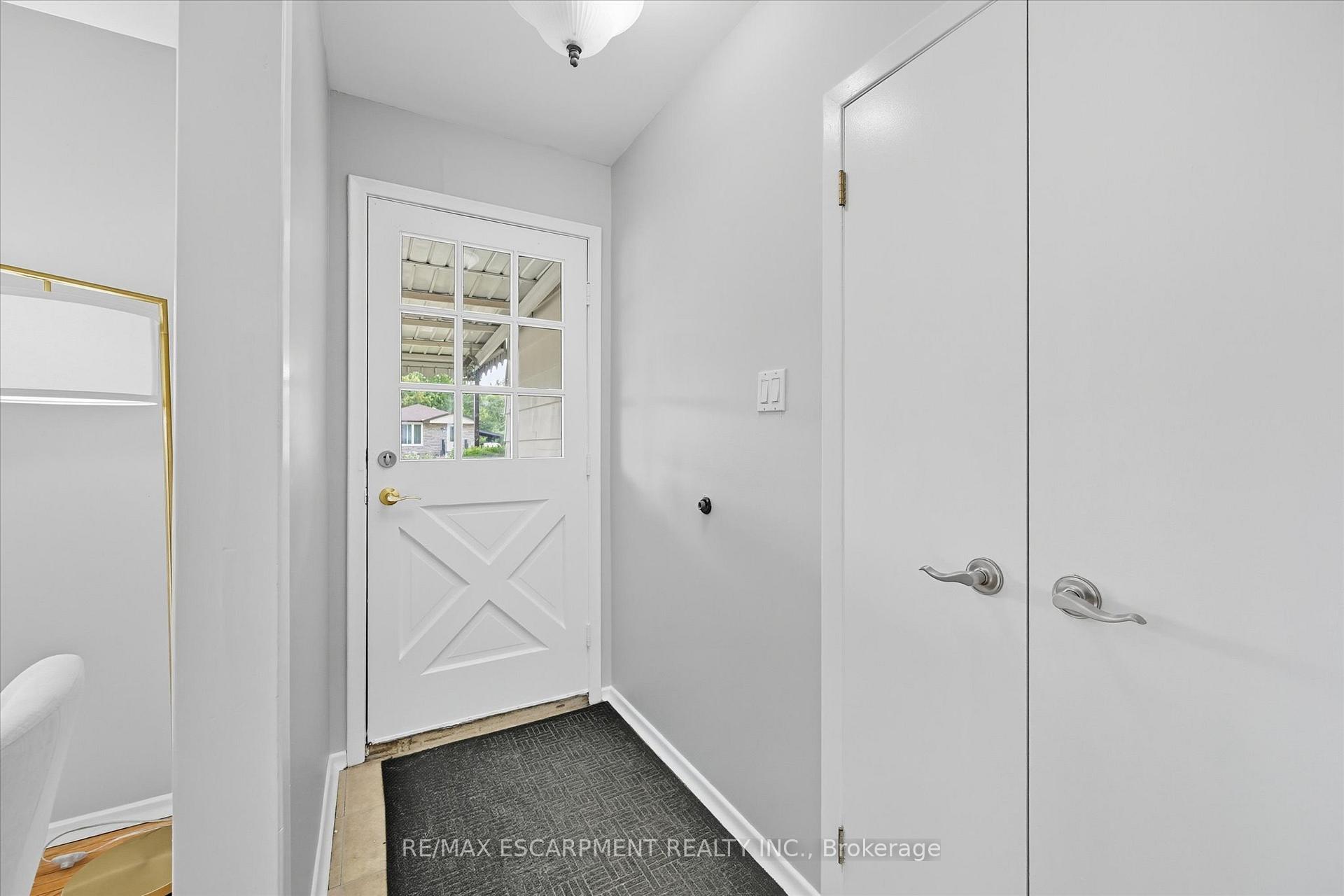 Photo 5 of 966 Upper Sherman Avenue, Hamilton, Thorner — HOMEH
