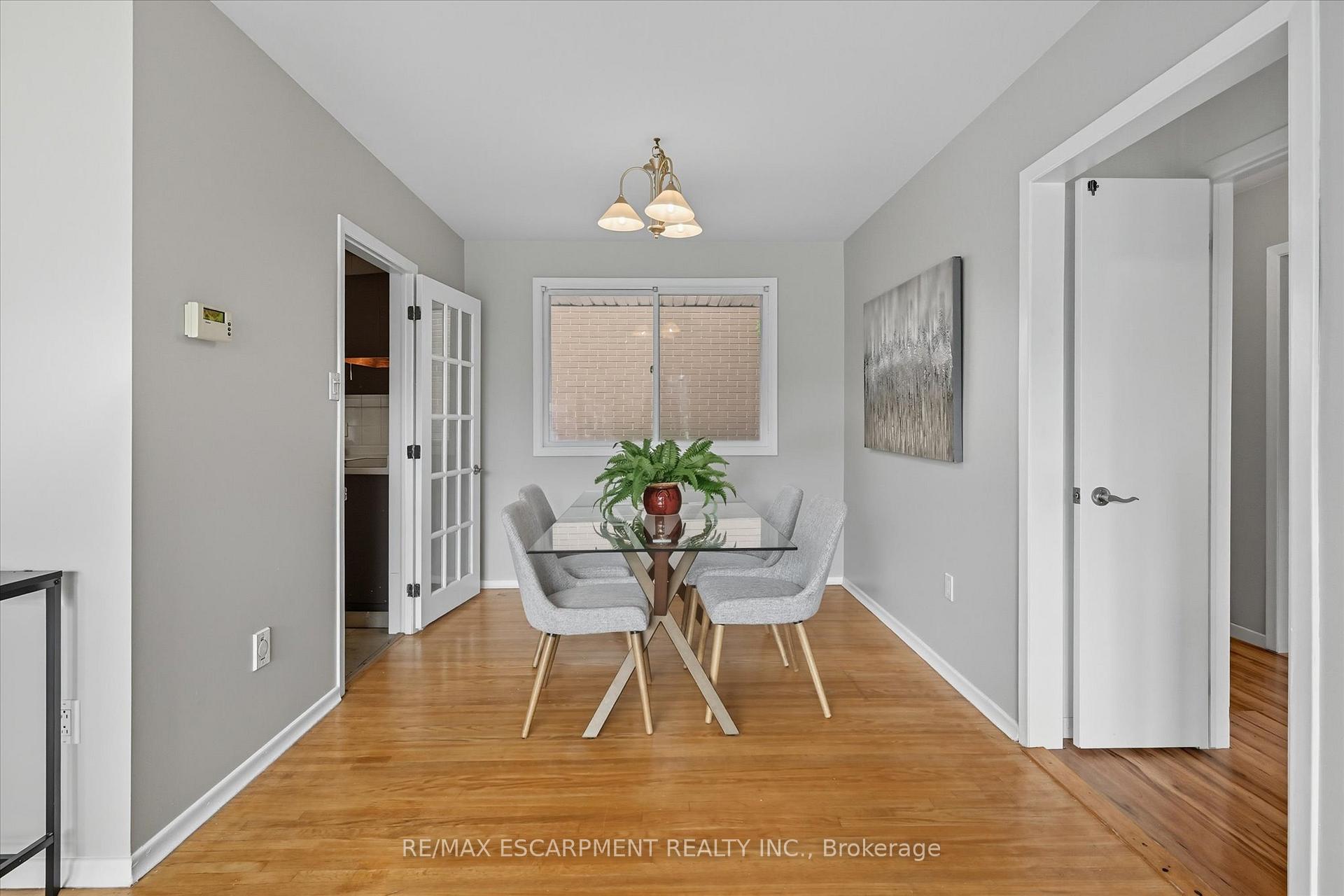 Photo 10 of 966 Upper Sherman Avenue, Hamilton, Thorner — HOMEH