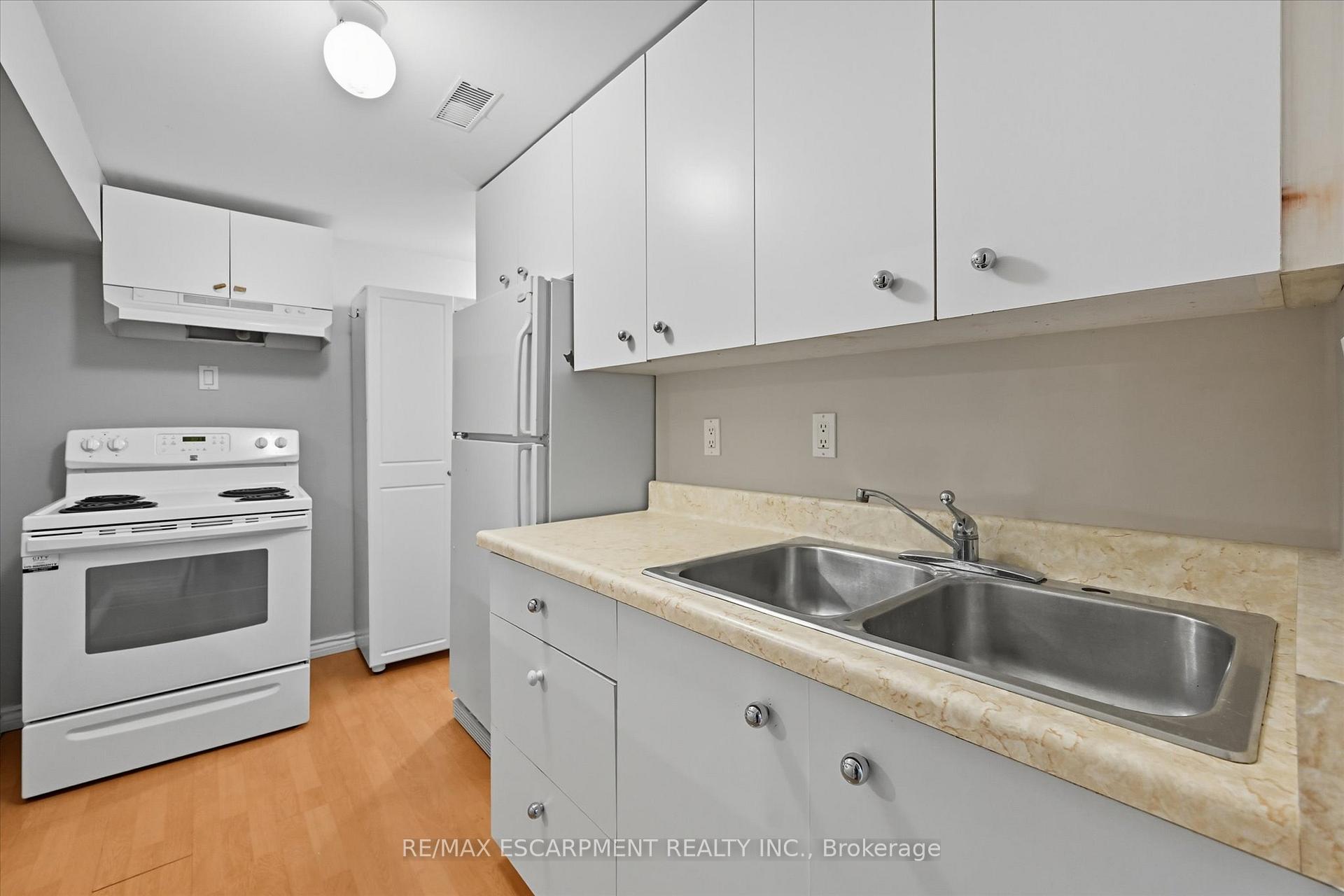 Photo 35 of 966 Upper Sherman Avenue, Hamilton, Thorner — HOMEH
