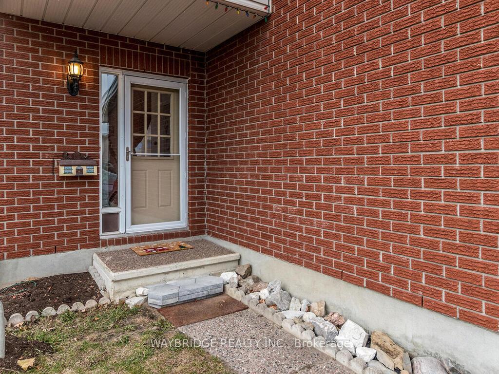 Photo 3 of 284 Stoneway Drive, Ottawa, Barrhaven East — HOMEH