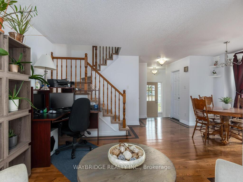 Photo 10 of 284 Stoneway Drive, Ottawa, Barrhaven East — HOMEH