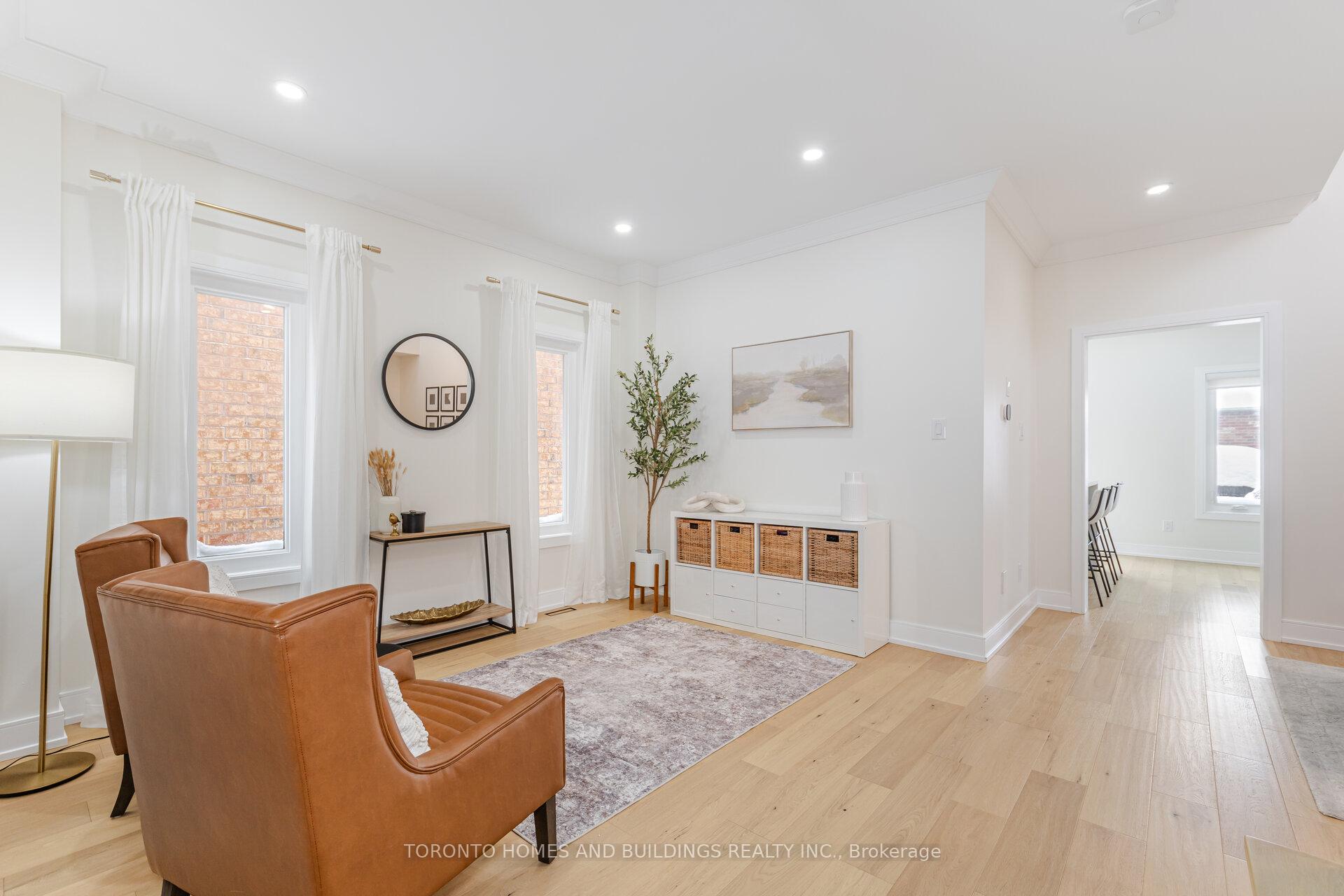 Photo 6 of 249 Matthew Drive, Vaughan, East Woodbridge — HOMEH