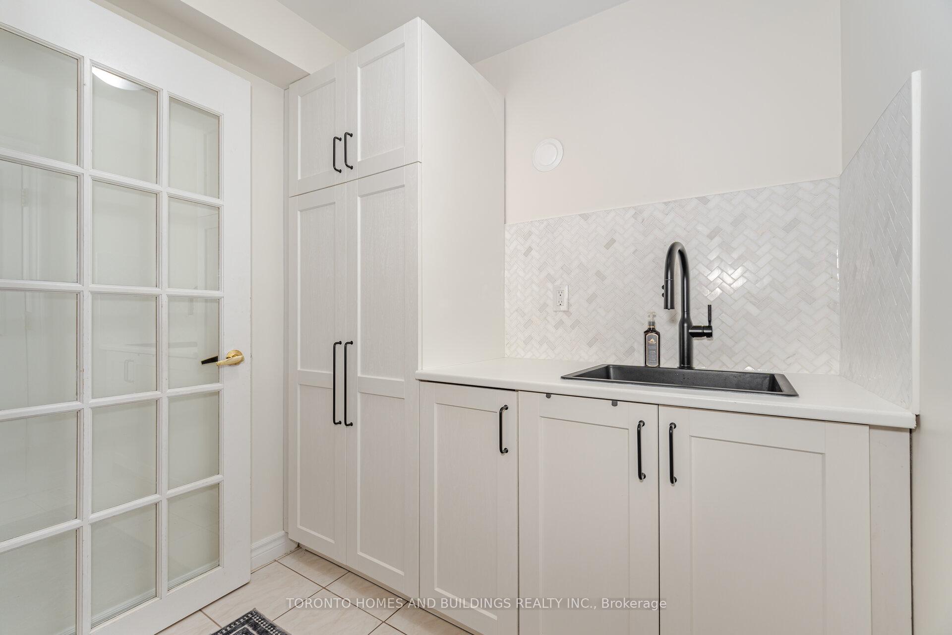 Photo 20 of 249 Matthew Drive, Vaughan, East Woodbridge — HOMEH