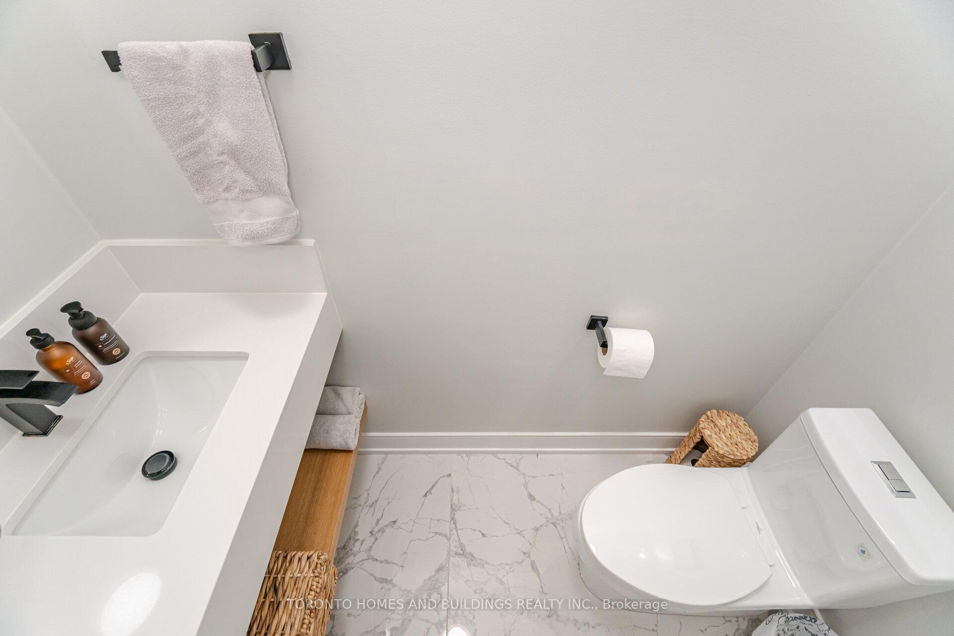 Photo 21 of 249 Matthew Drive, Vaughan, East Woodbridge — HOMEH