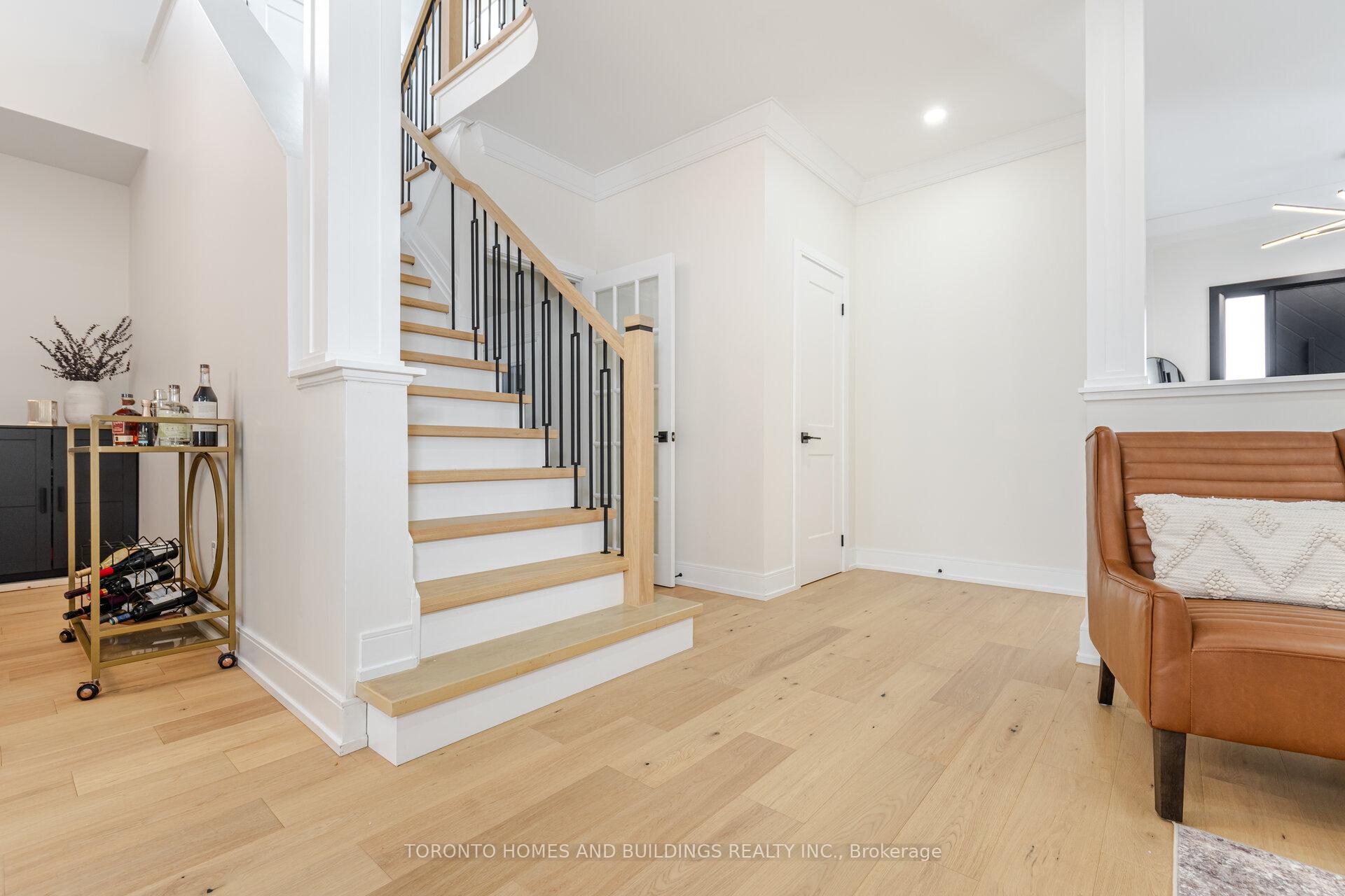 Photo 22 of 249 Matthew Drive, Vaughan, East Woodbridge — HOMEH