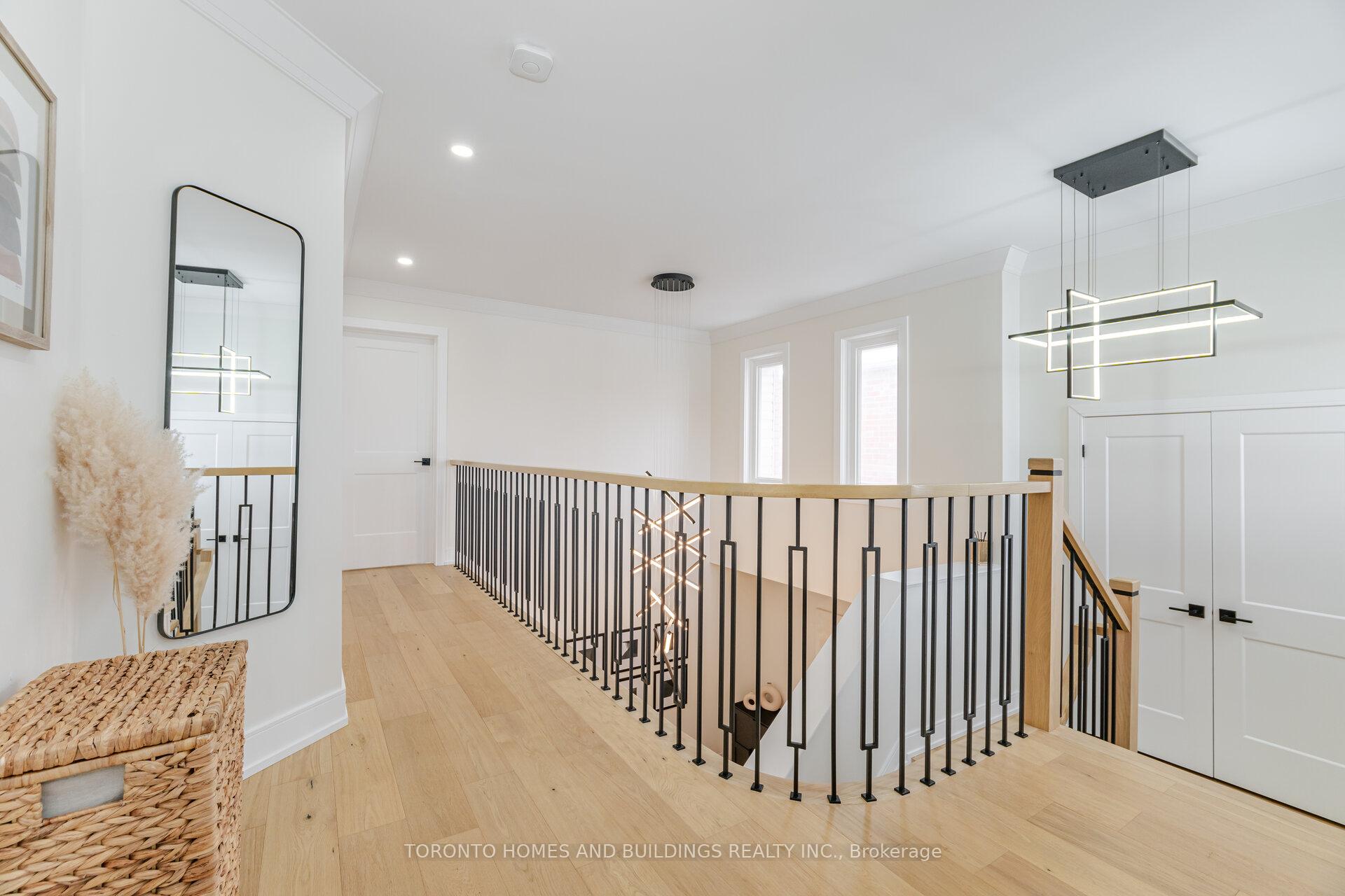 Photo 23 of 249 Matthew Drive, Vaughan, East Woodbridge — HOMEH