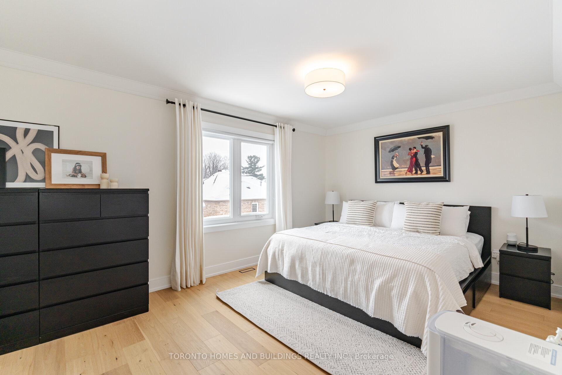 Photo 25 of 249 Matthew Drive, Vaughan, East Woodbridge — HOMEH