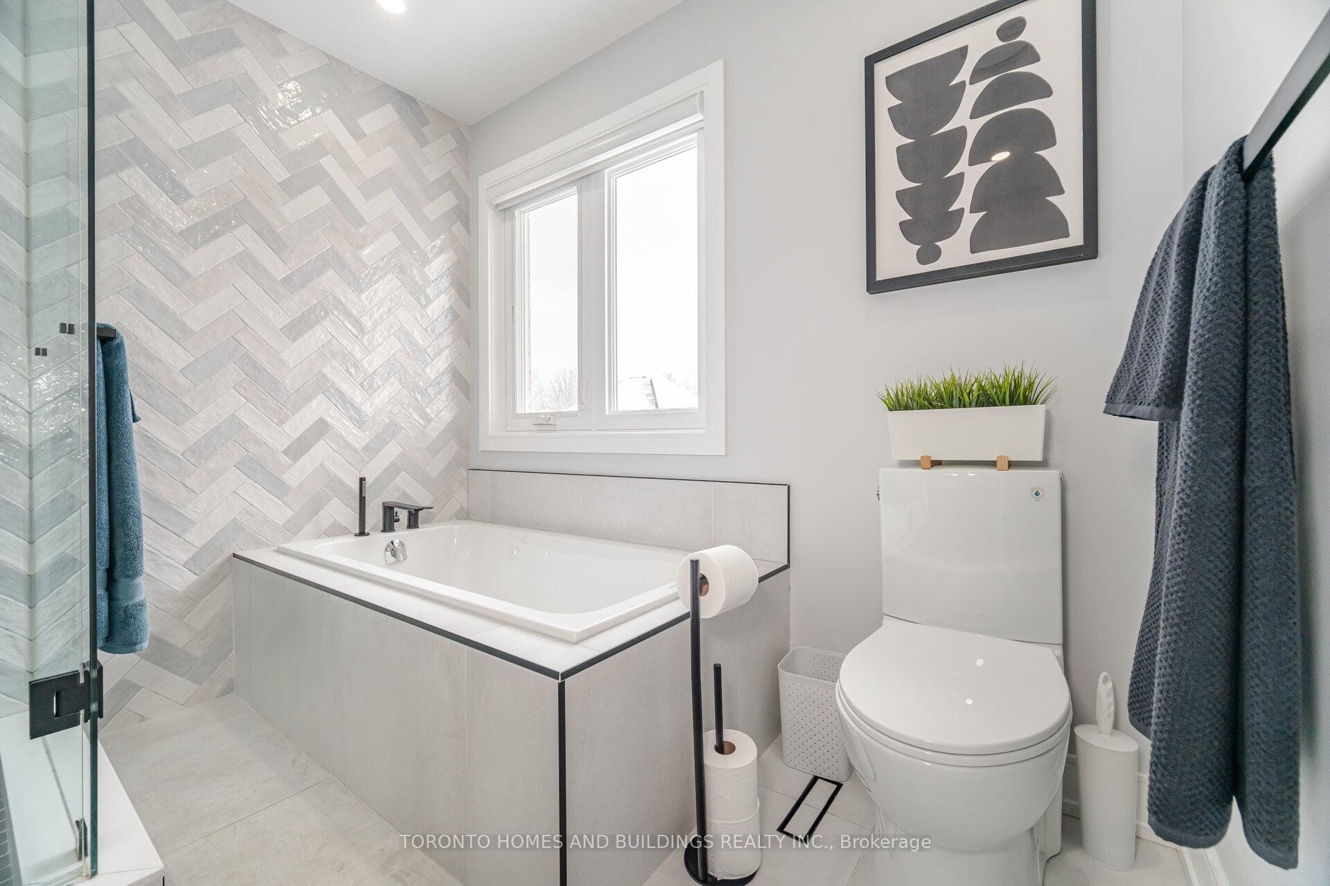 Photo 28 of 249 Matthew Drive, Vaughan, East Woodbridge — HOMEH