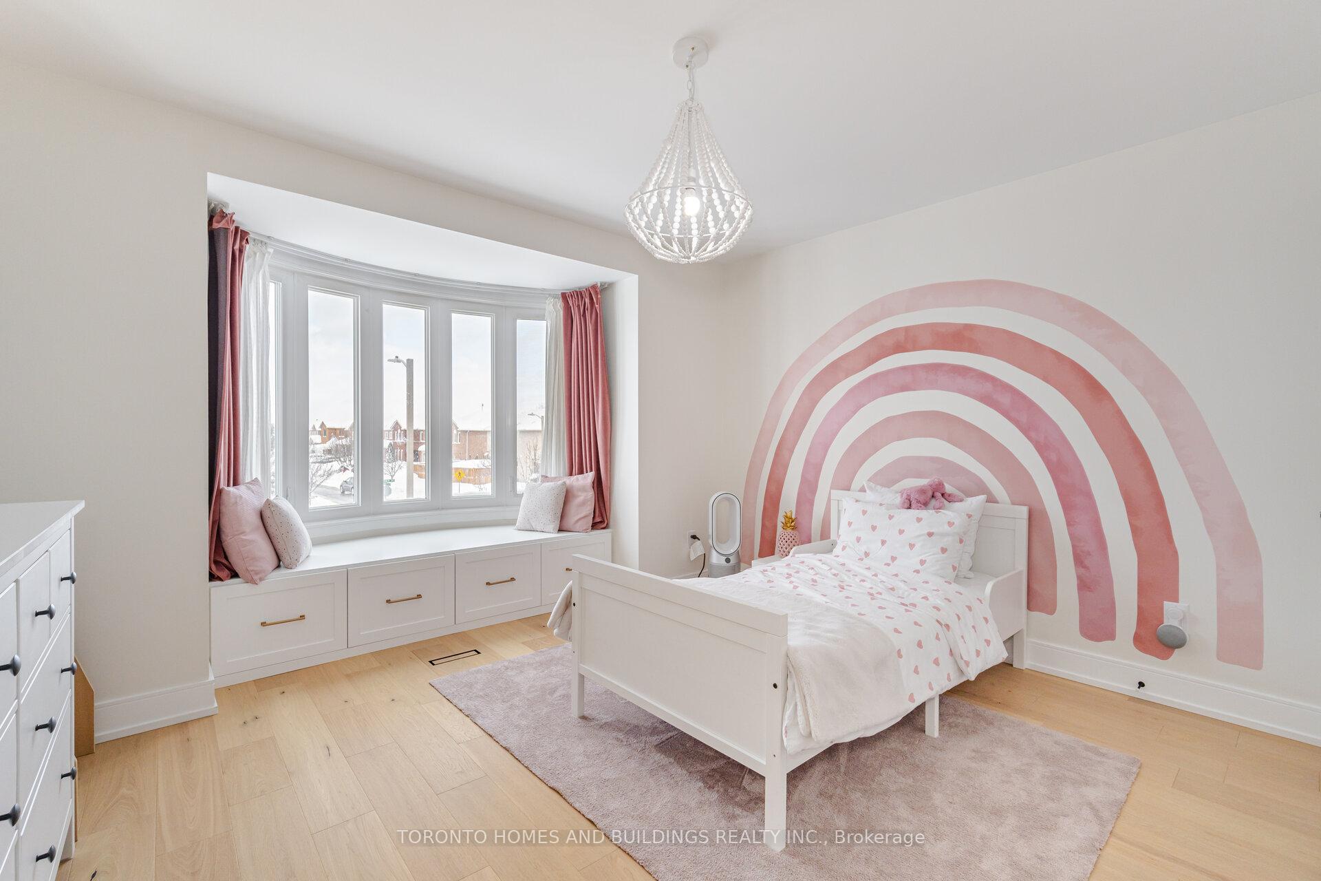 Photo 29 of 249 Matthew Drive, Vaughan, East Woodbridge — HOMEH