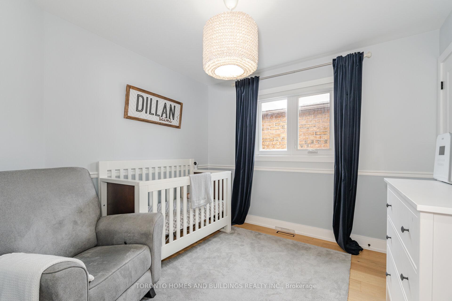 Photo 32 of 249 Matthew Drive, Vaughan, East Woodbridge — HOMEH