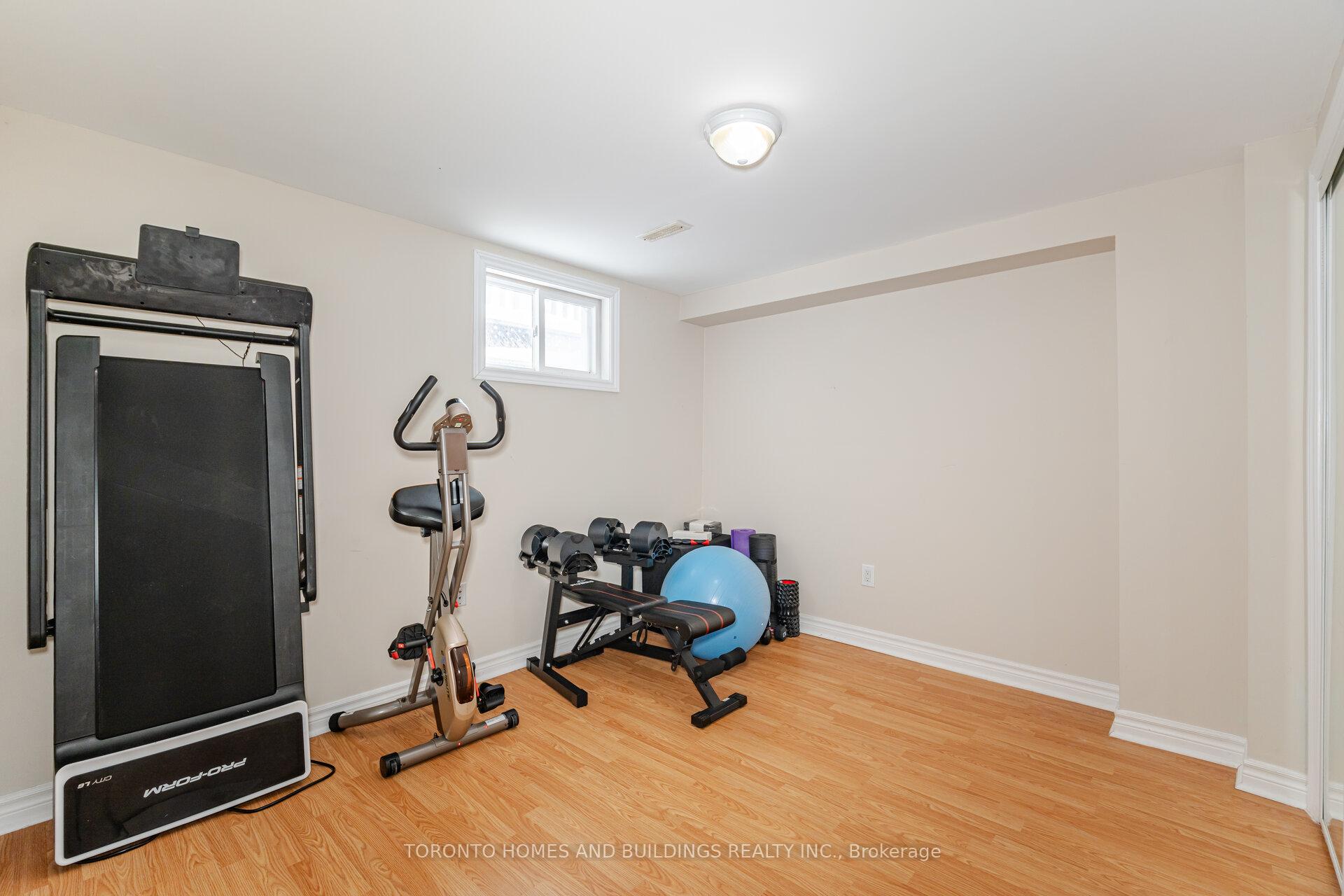 Photo 42 of 249 Matthew Drive, Vaughan, East Woodbridge — HOMEH