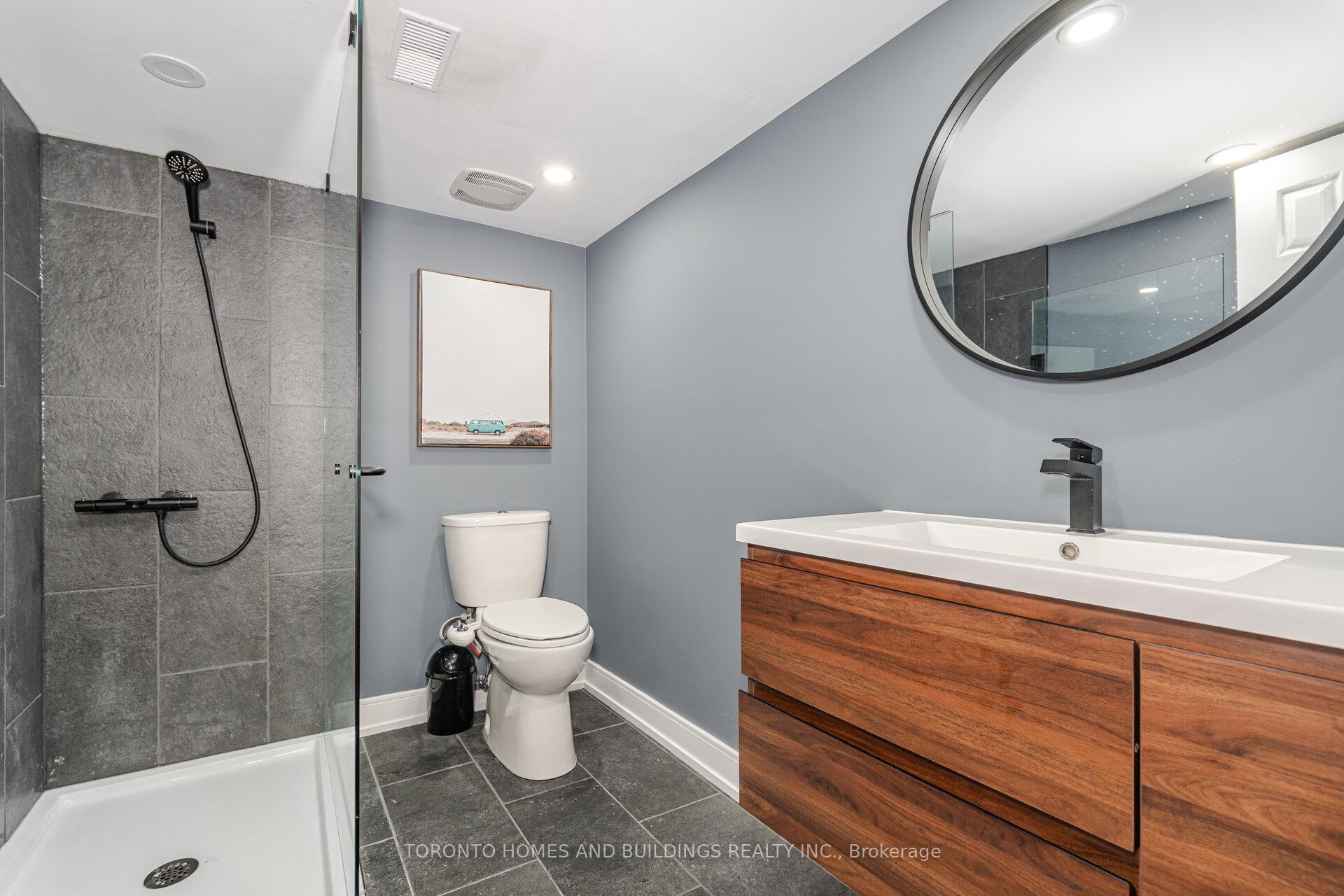 Photo 43 of 249 Matthew Drive, Vaughan, East Woodbridge — HOMEH