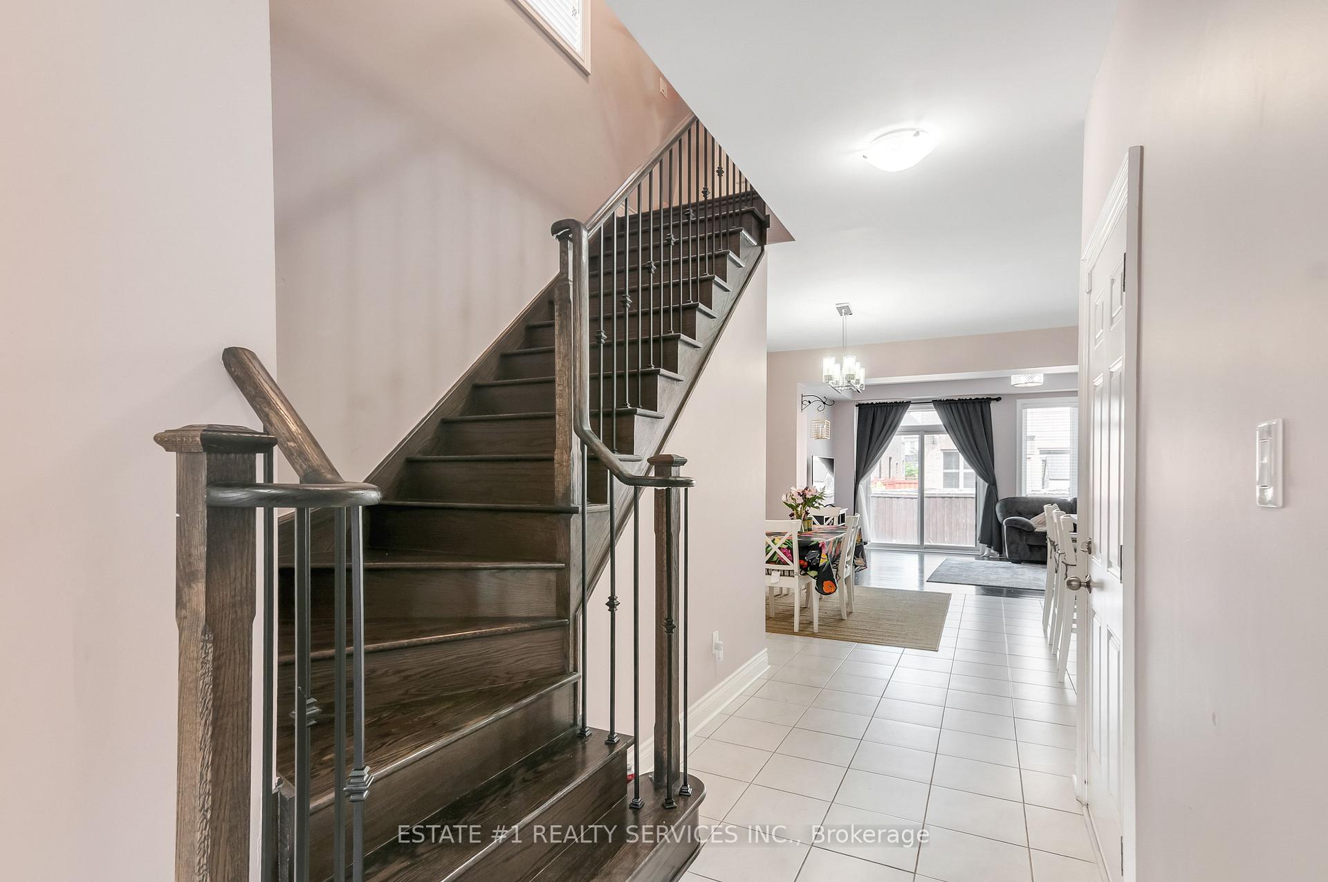 Photo 6 of 13 Andretti Crescent, Brampton, Credit Valley — HOMEH