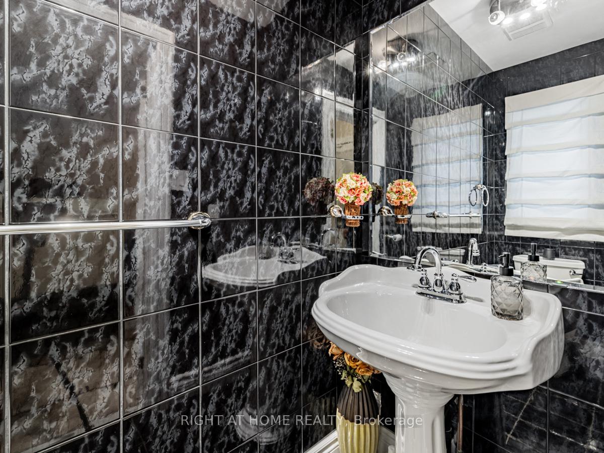 Photo 18 of 14 Decoroso Drive, Vaughan, Sonoma Heights — HOMEH