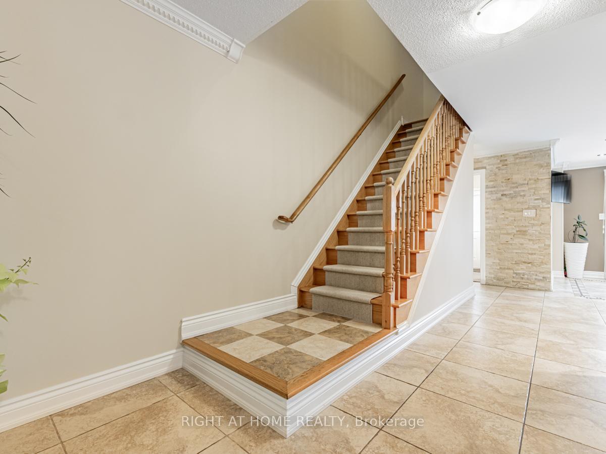 Photo 19 of 14 Decoroso Drive, Vaughan, Sonoma Heights — HOMEH