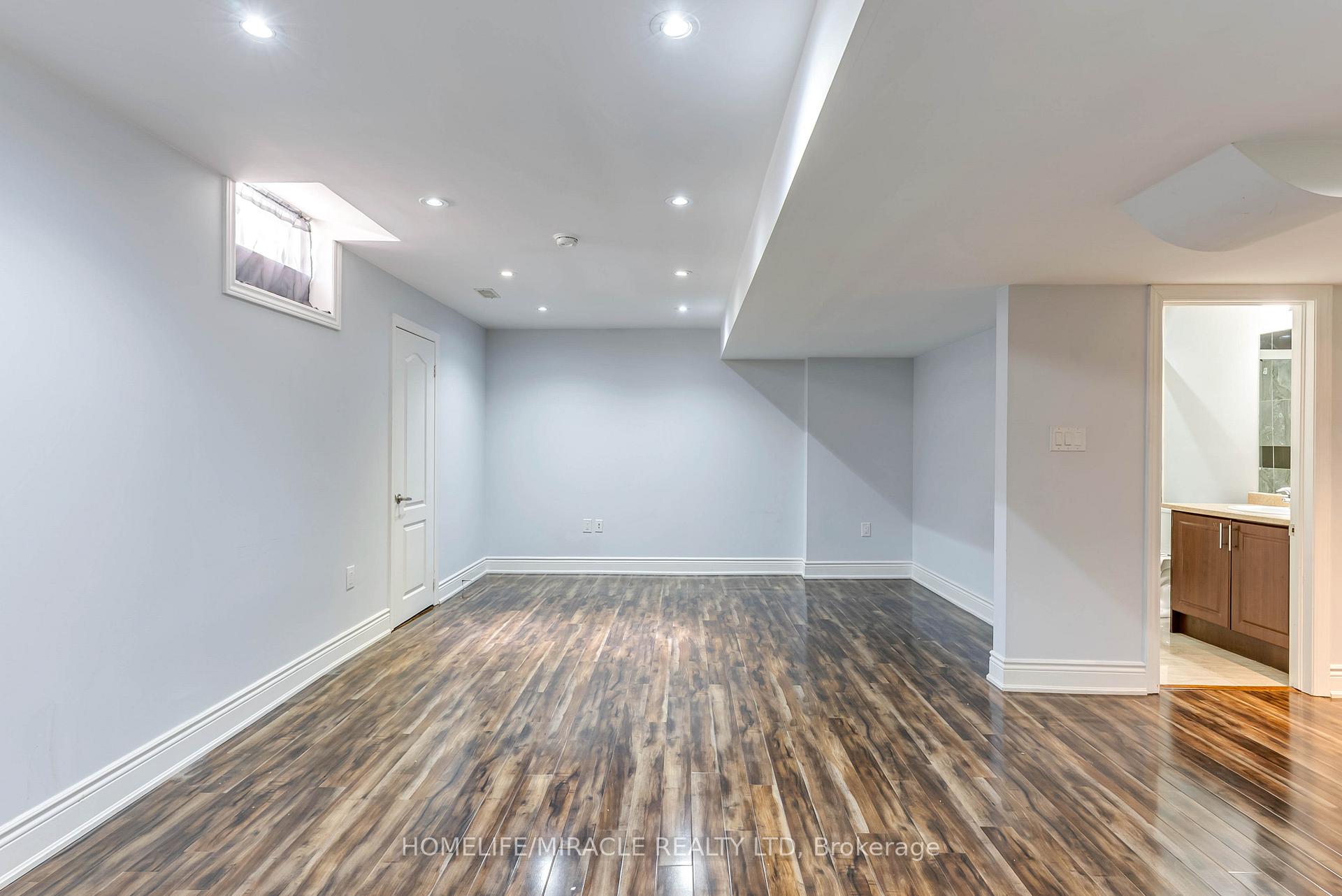 Photo 6 of 14 Galveston Crescent, Brampton, Fletcher's Meadow — HOMEH