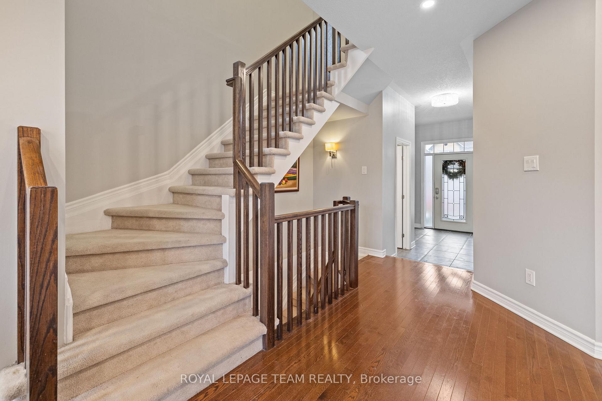 Photo 3 of 1134 Cobble Hill Drive, Ottawa, Barrhaven - Cedargrove/Fraserdale — HOMEH