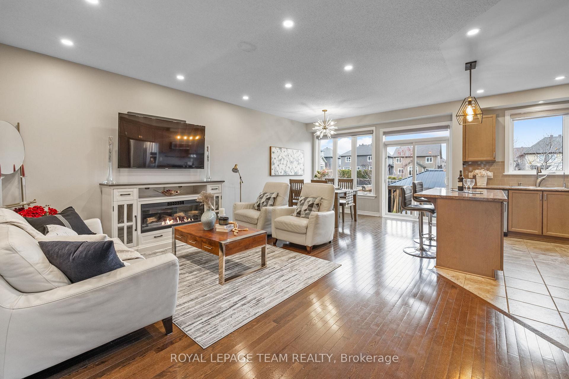 Photo 4 of 1134 Cobble Hill Drive, Ottawa, Barrhaven - Cedargrove/Fraserdale — HOMEH